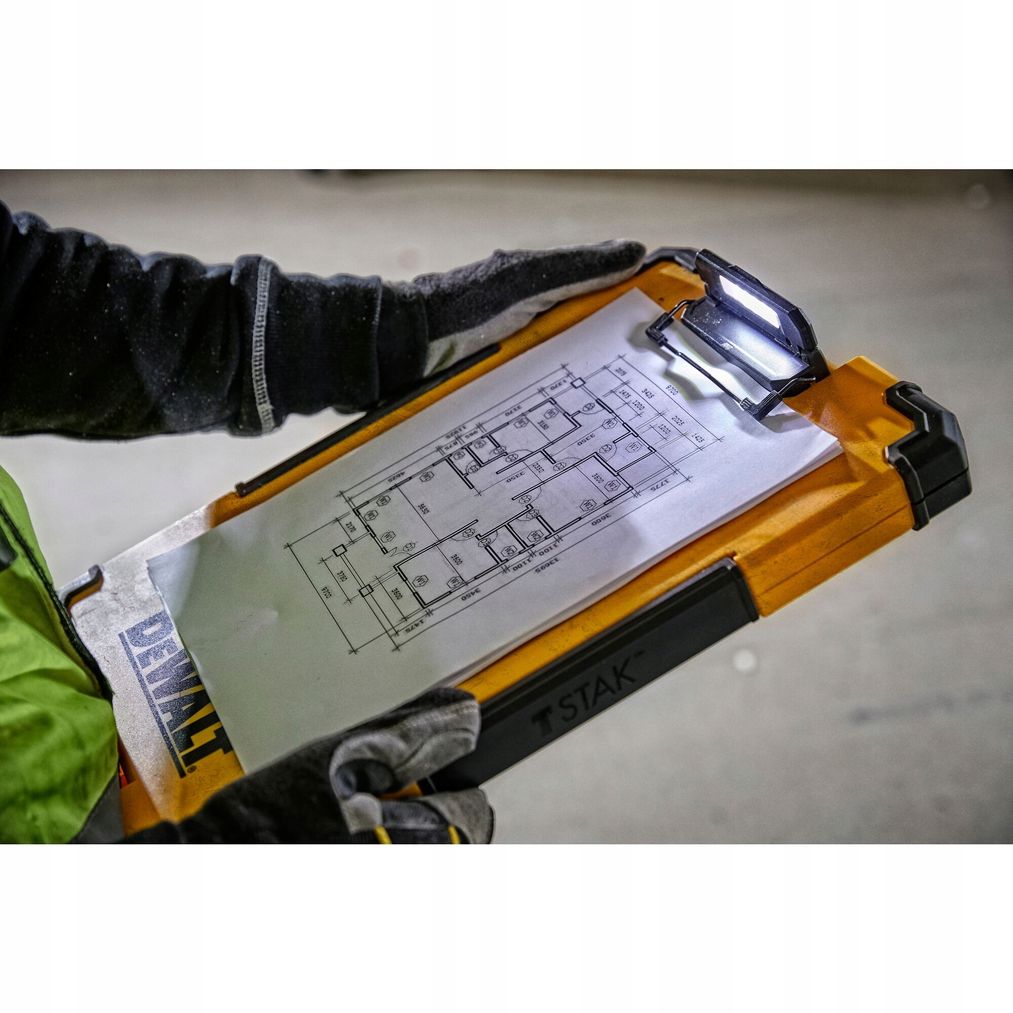 DEWALT PODKŁADKA NOTES SCHOWEK LED 82732 organizer Szerokość produktu 29 cm
