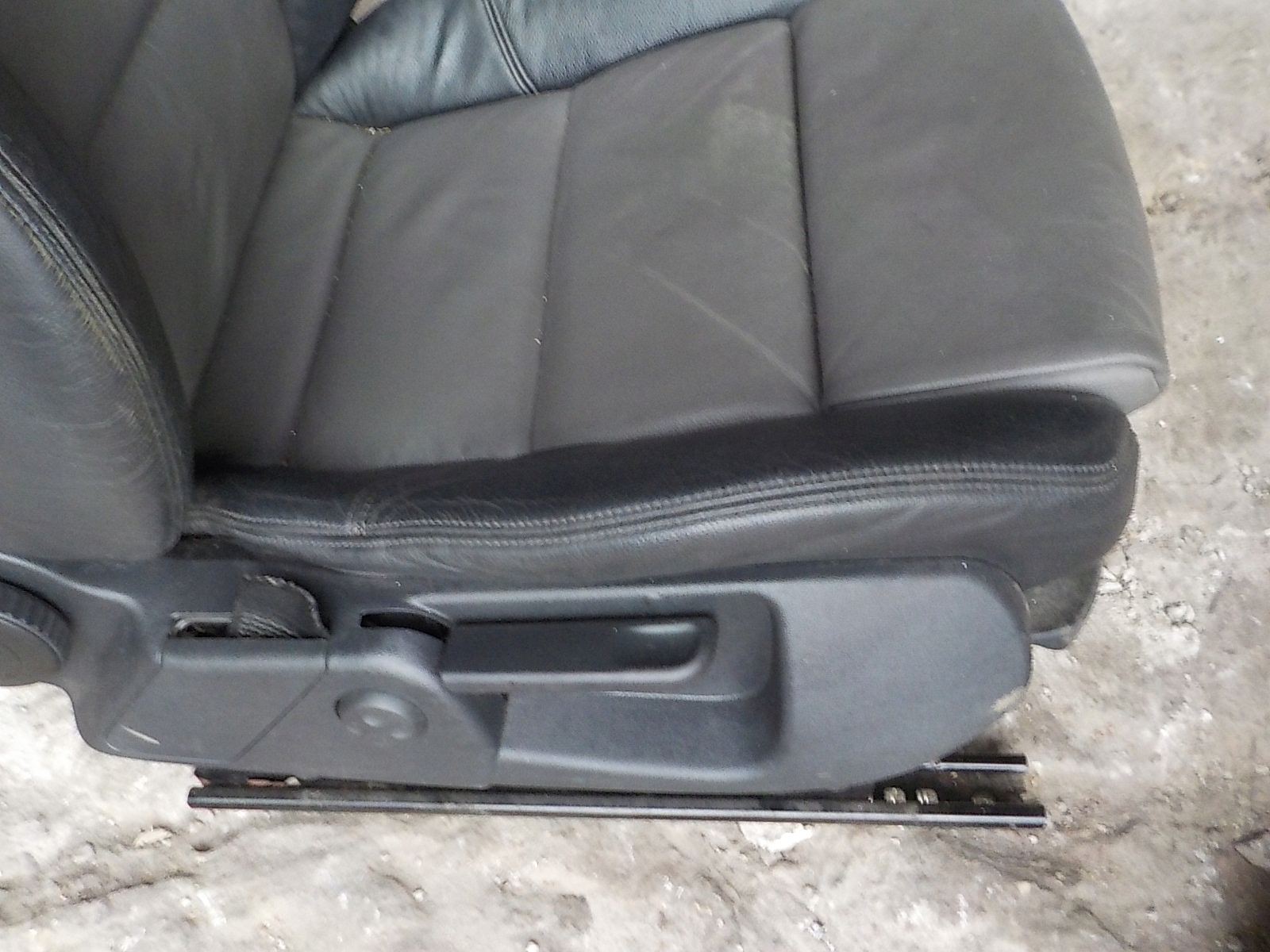 AUDI A4 B6 B7 sedačka spolujezdce pravý předek přední