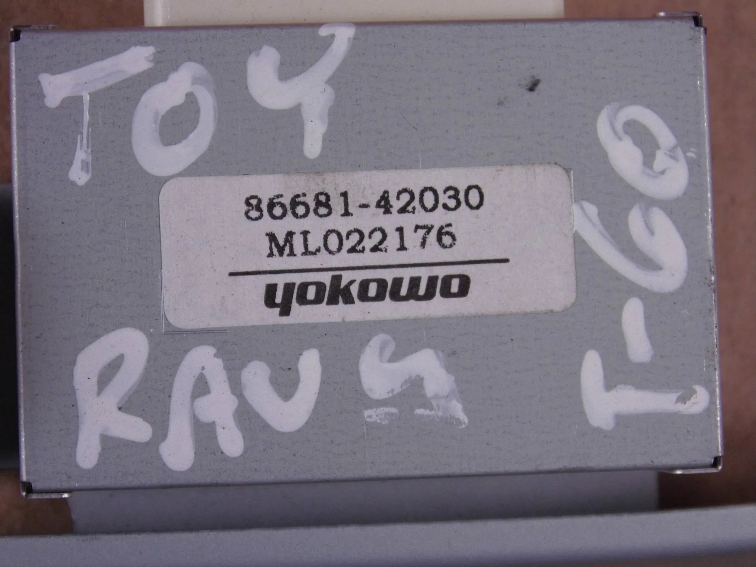 Toyota RAV4 V module control unit amplifier anteny 86681-42030