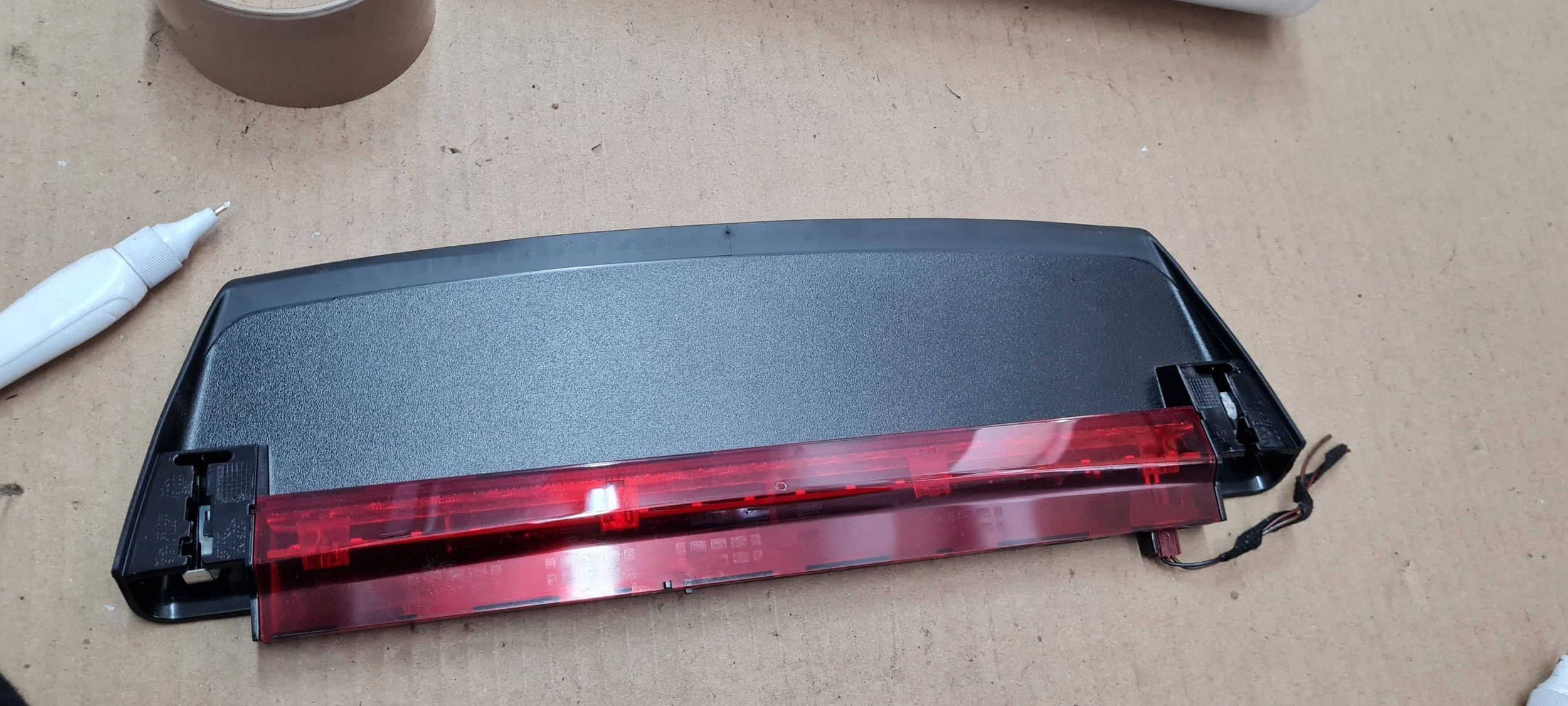 A4 B9 8W TRZECIE light STOP sedan 8W5945097A