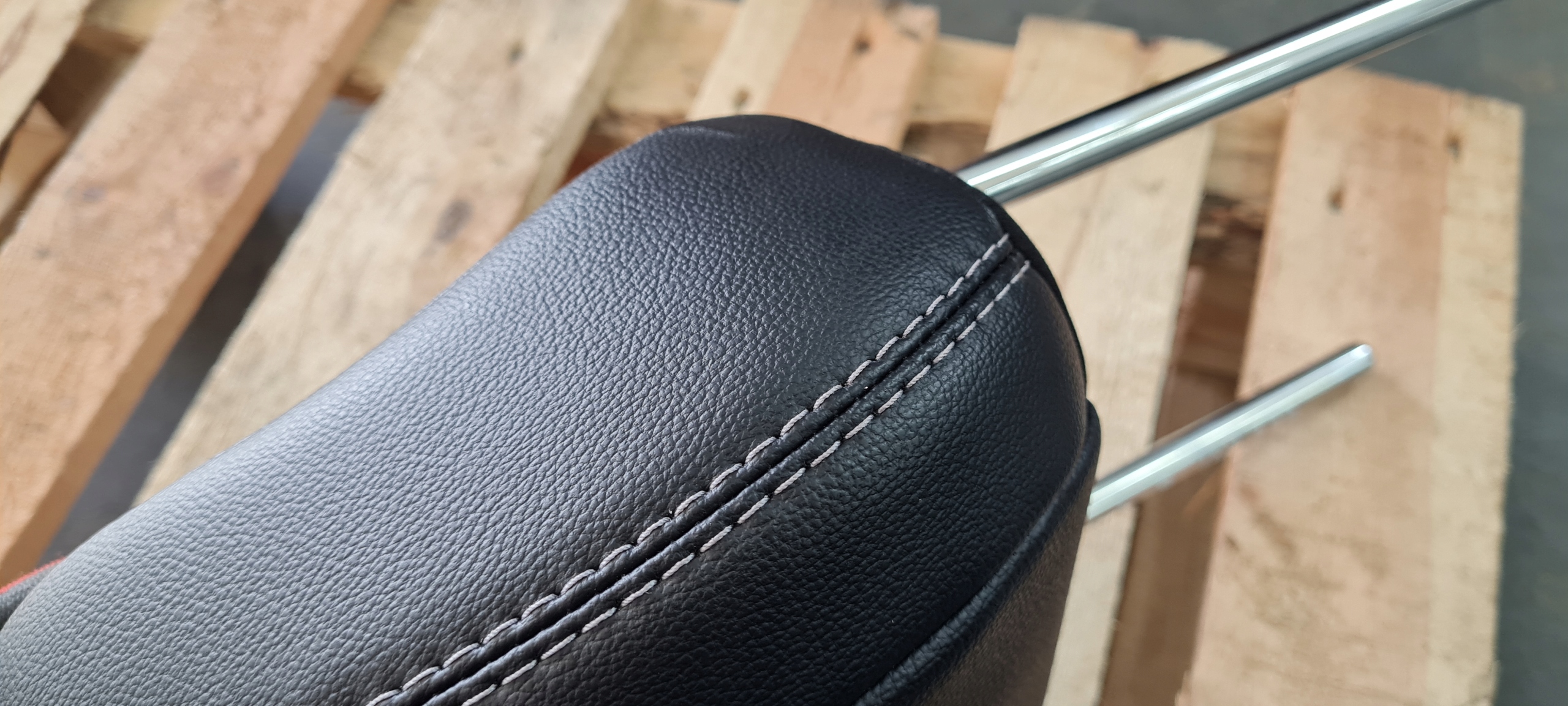 MUSTANG VI LIFT GT rest left front front leather NIC