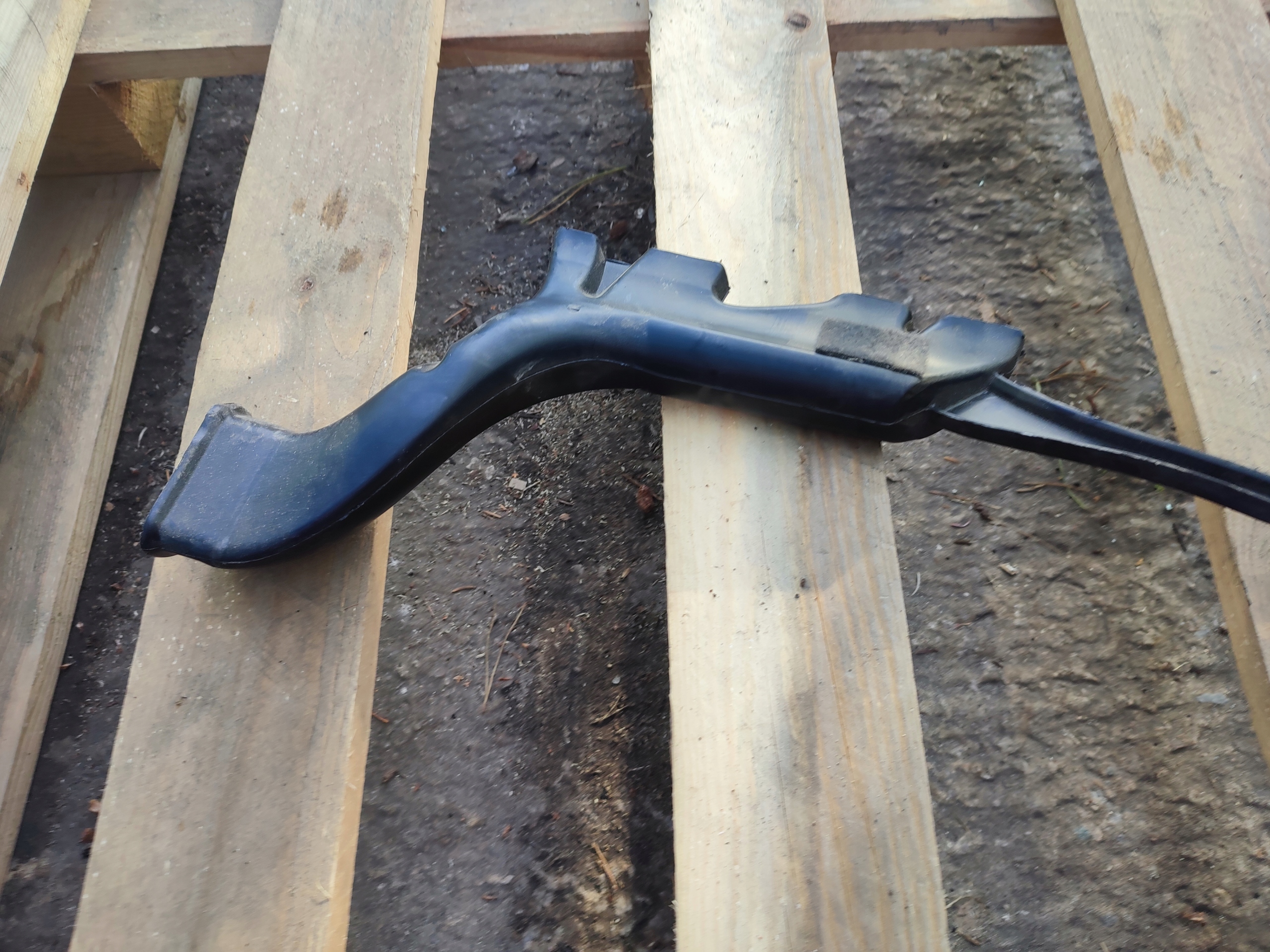 drain intake air FORD 3M51-18C298-AD
