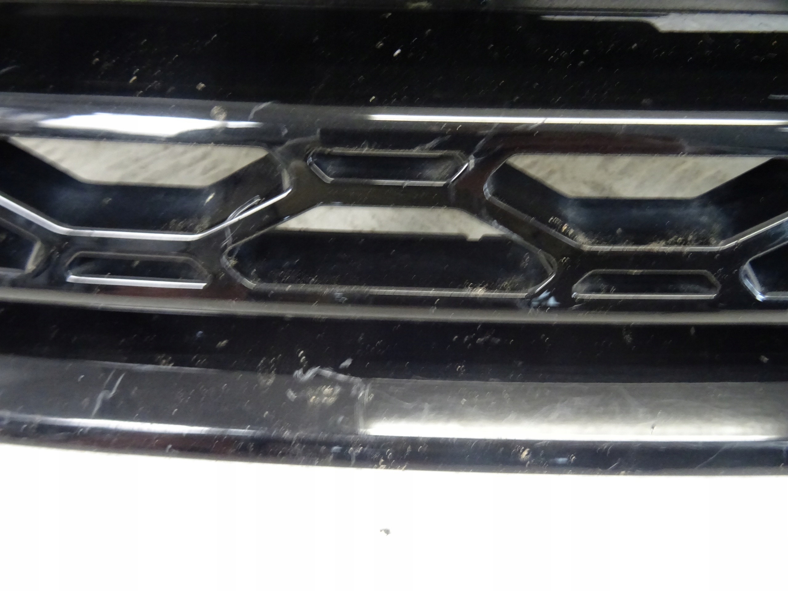 grill grille front front LAND ROVER DISCOVERY V HY32-8200-A