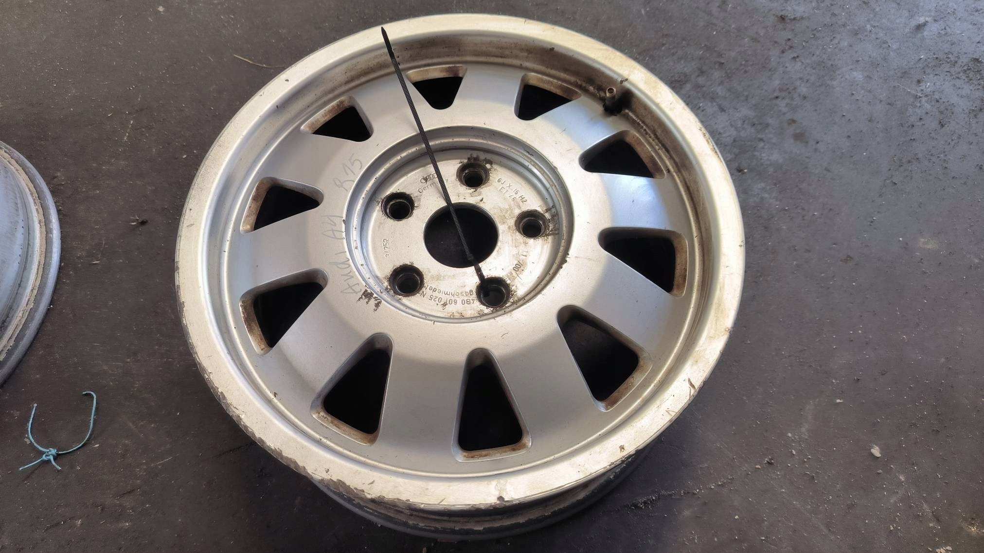 disk hliníkový 15'' 5X112 4B0601025N AUDI A4 B5