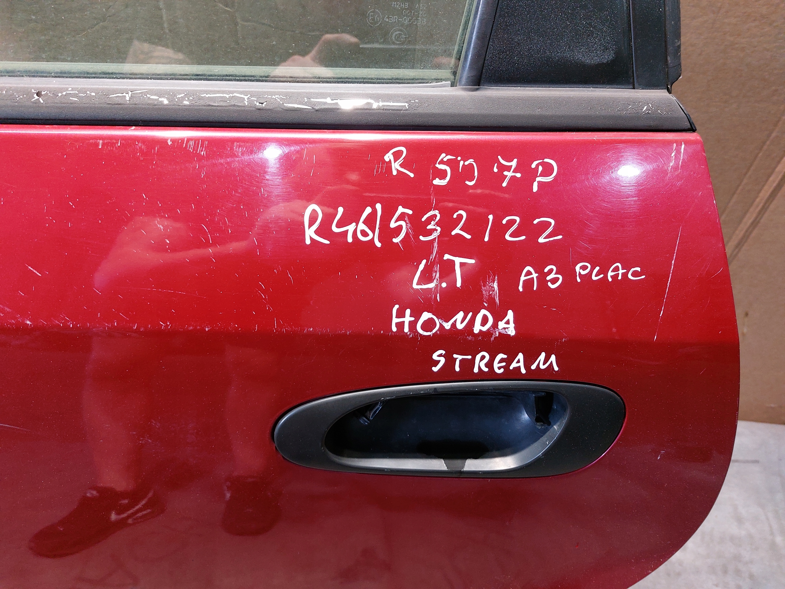 door left rear. HONDA STREAM and R507P