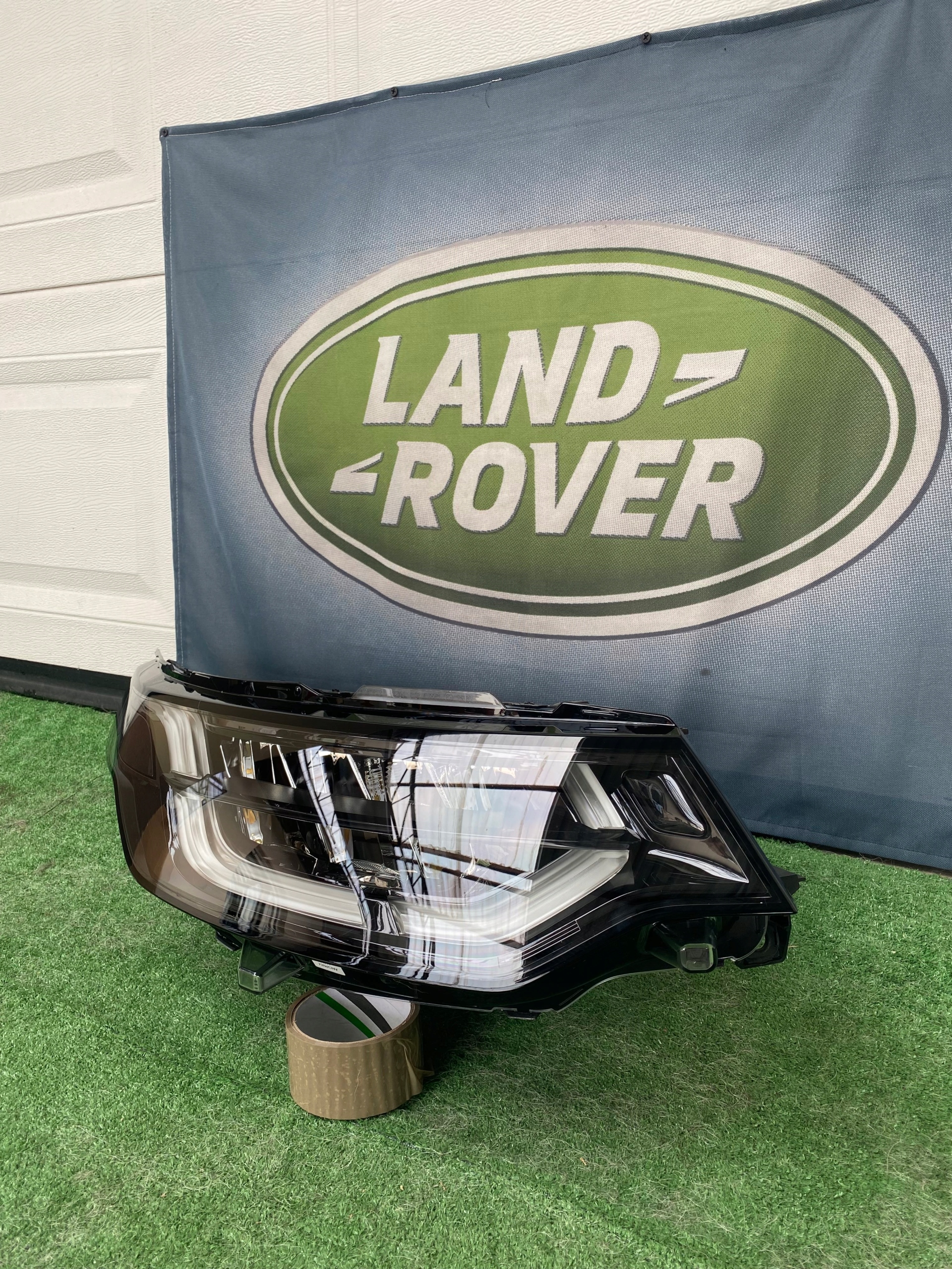 LAND ROVER DISCOVERY 5 L462 LAMPA PRZEDNIA PRAWA Producent części Land Rover OE