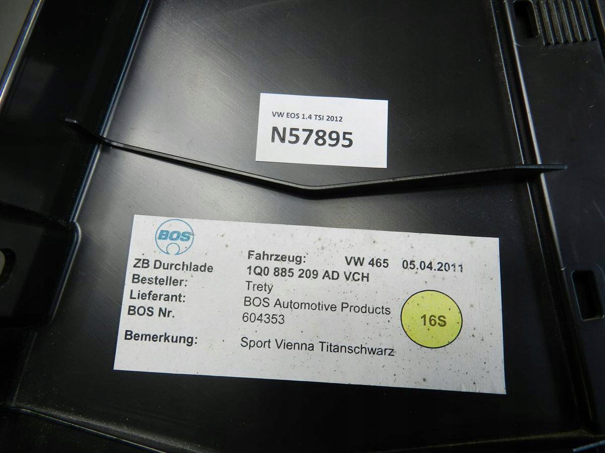 Volkswagen Eos Organizer boot 1Q0885209AD N57895