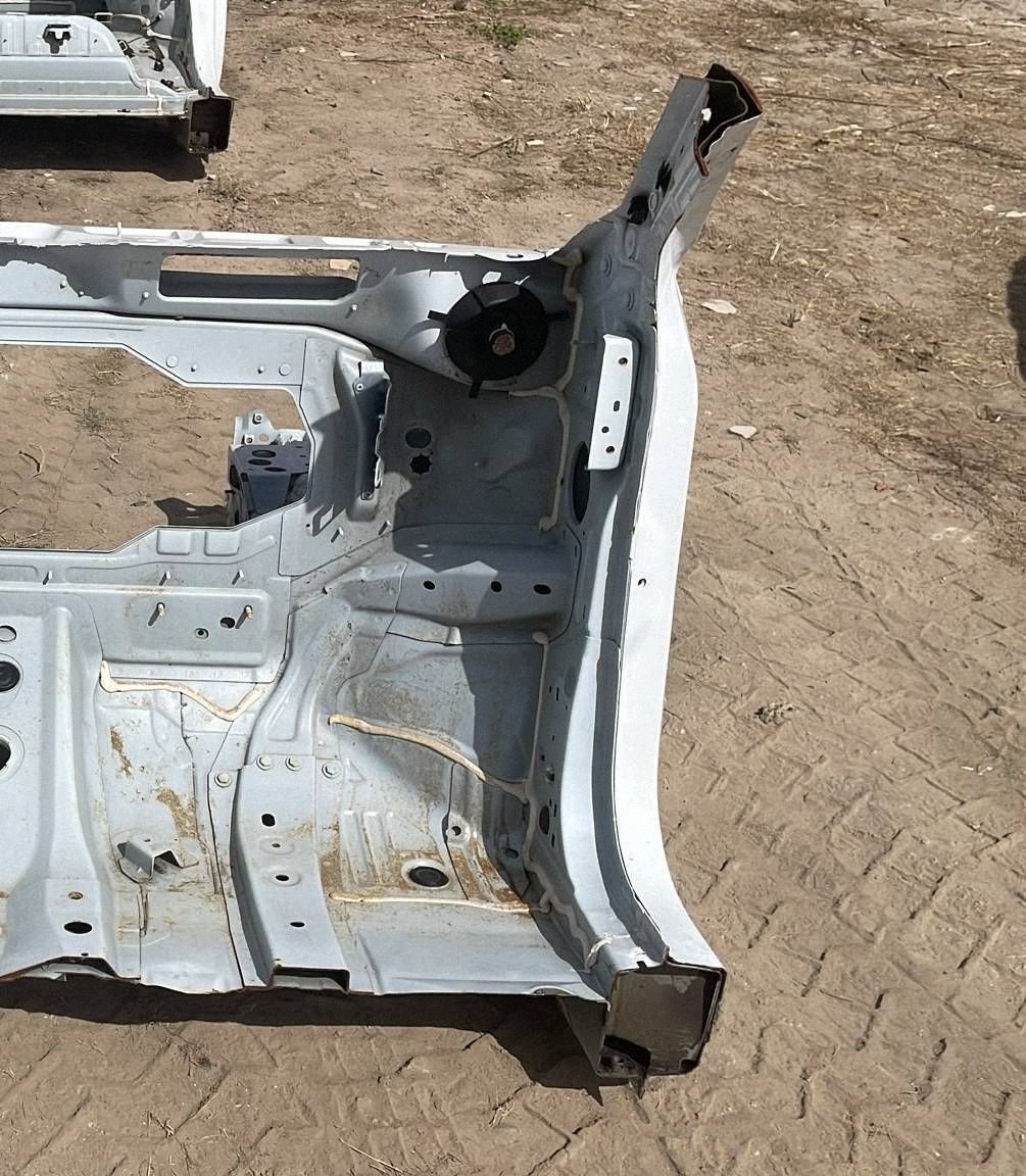 Radhaus Längsträger vorne Längsträger vorne rechts Renault Megane V E-Tech Biala
