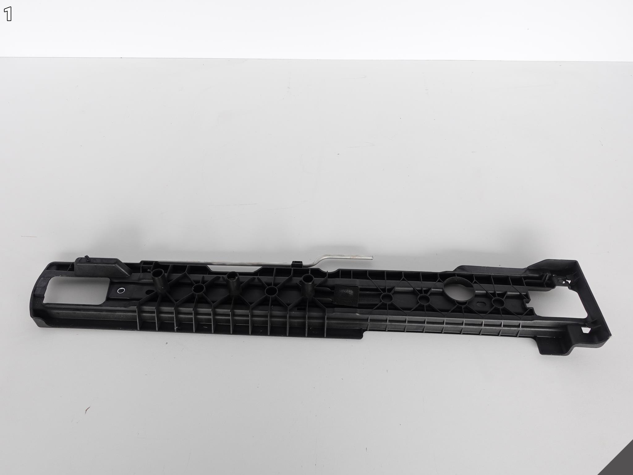 PORSCHE CAYENNE 7P5 TOUAREG moulding boot left