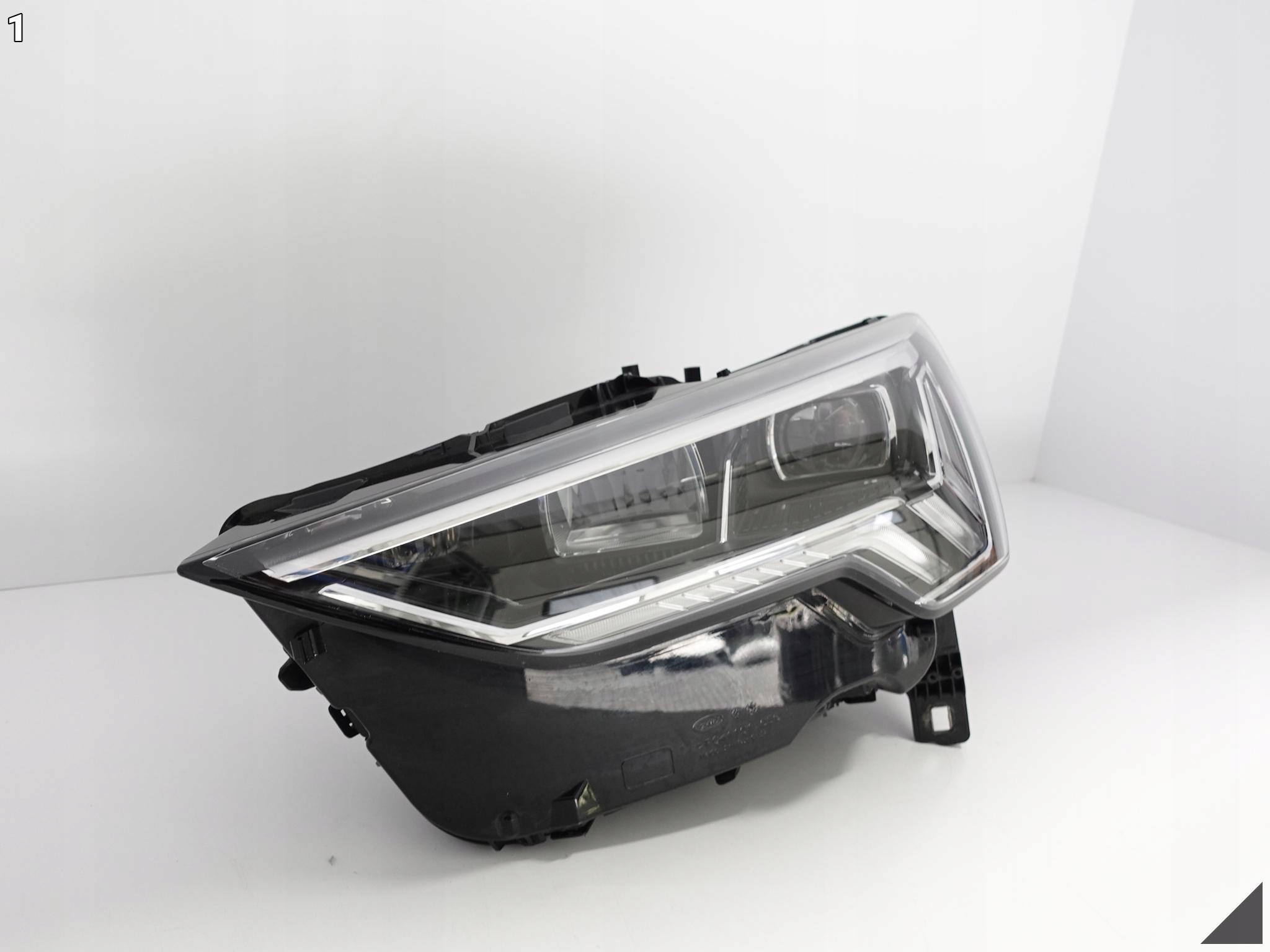 AUDI Q3 II 2 F3 83A 18- light FULL LED L B.LADNA