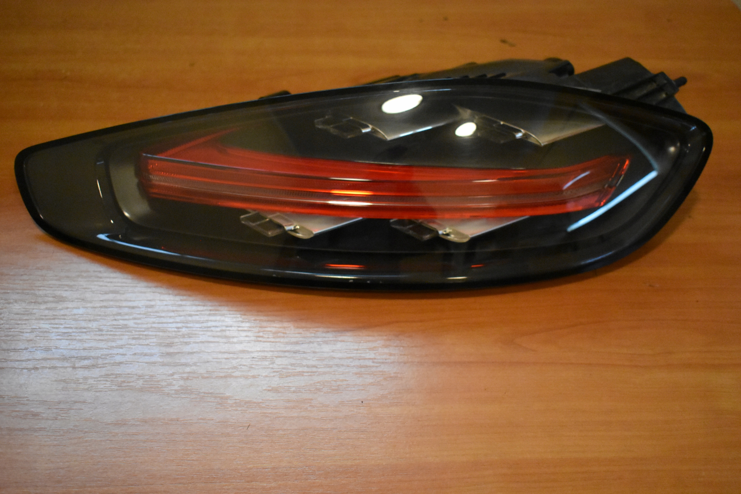 IDEALNA light rear part rear right PORSCHE 982 718 1
