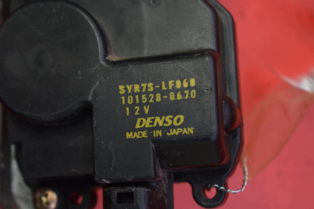 lock door right front front EU 101528-0670 SUZUKI JIMNY 3 III 98-05