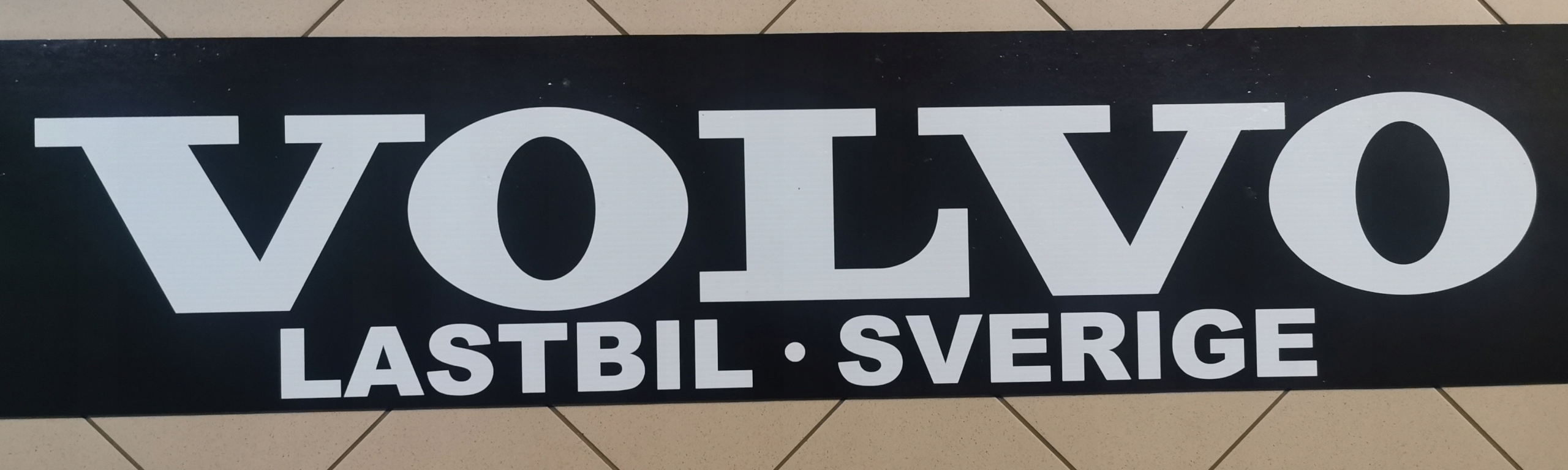 Chlapacz naczepy VOLVO czarny LASTBIL SVERIGE Installation side Rear