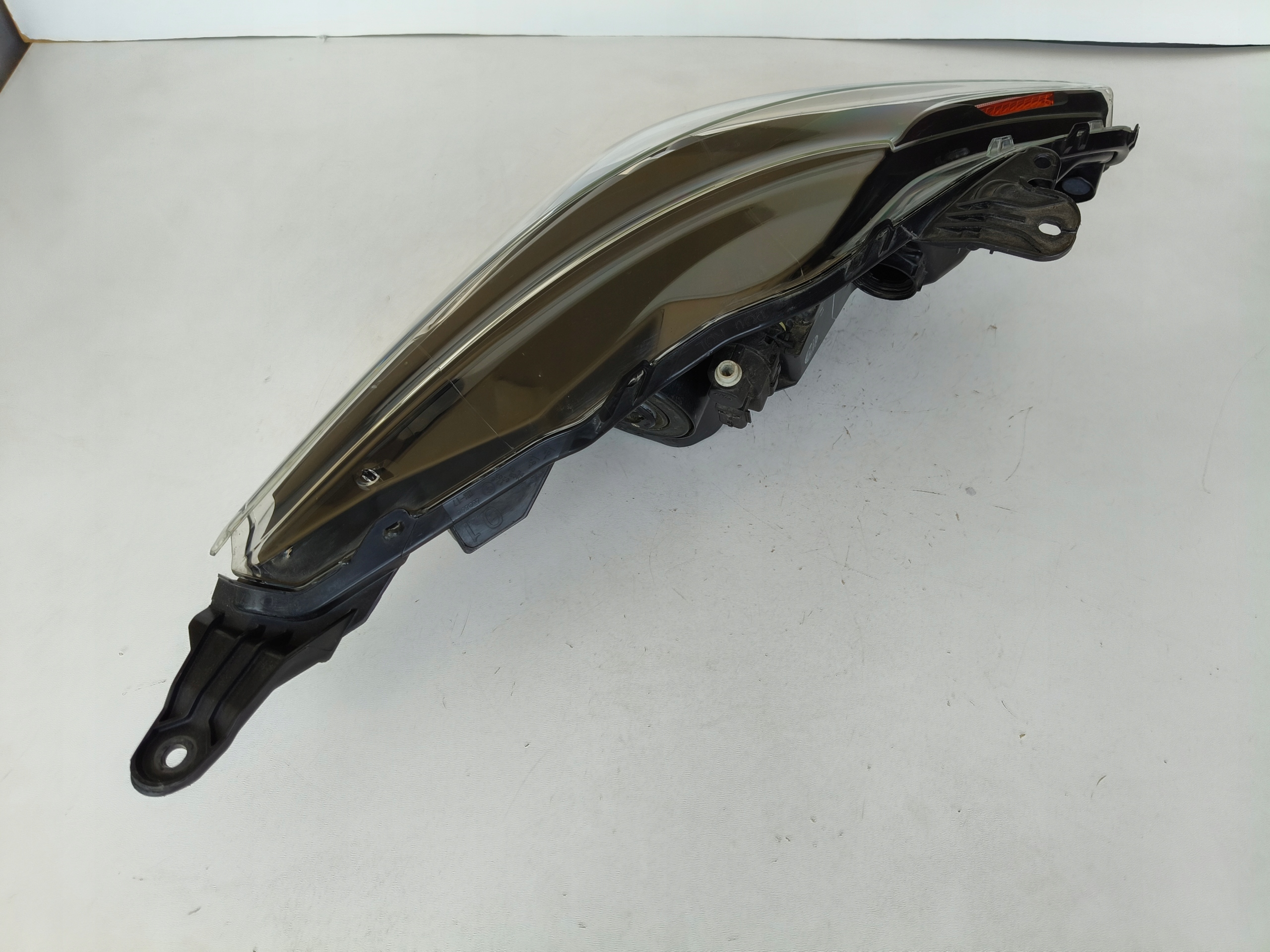 light left REFLEKTOR TOYOTA AYGO 14-18