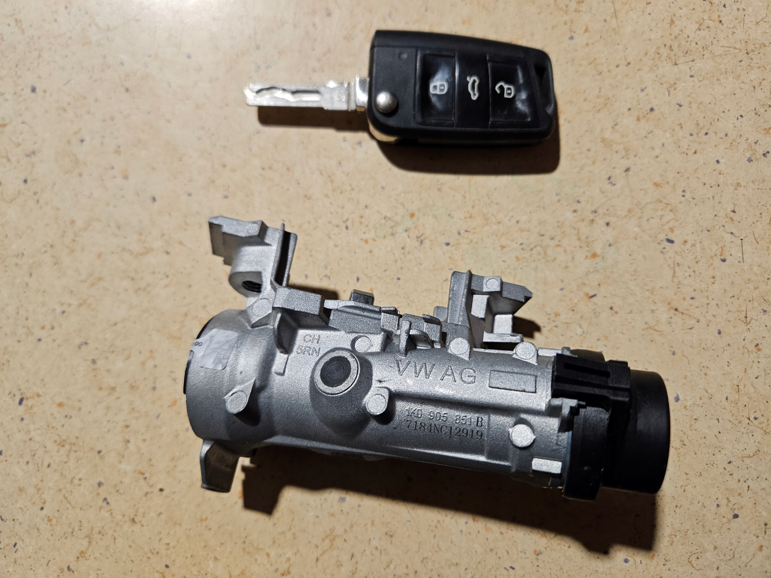 ignition key VW SEAT SKODA 1K0905851B