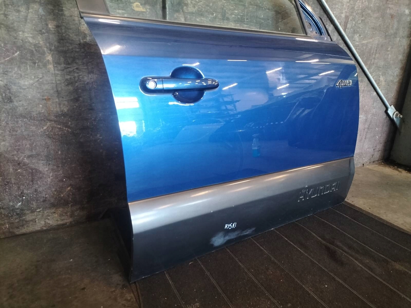 door complete right front HYUNDAI TUCSON and OL MARIANE BLUE