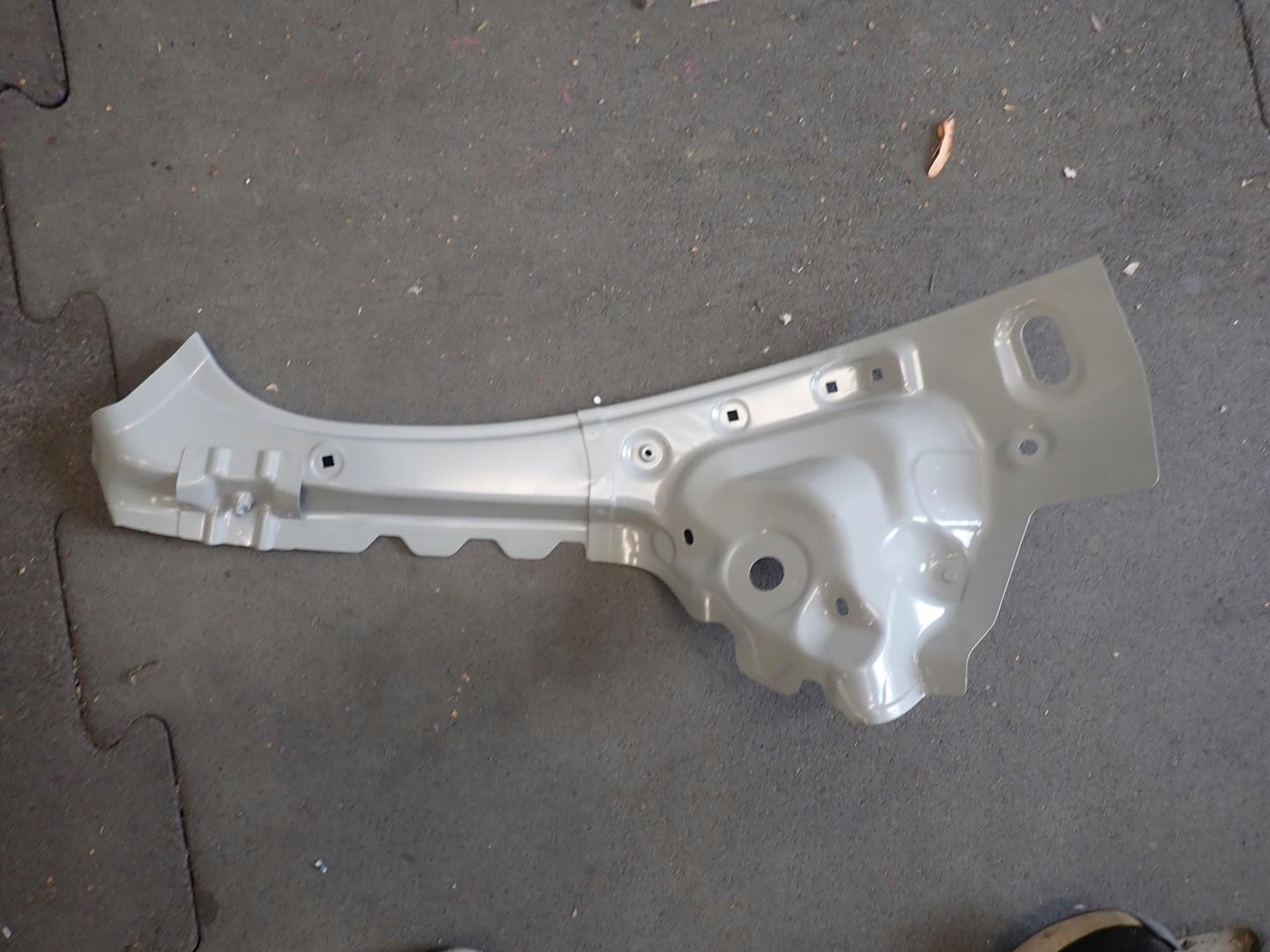 side fartuch right rear part KIA NIRO 2016- 71560-G5000