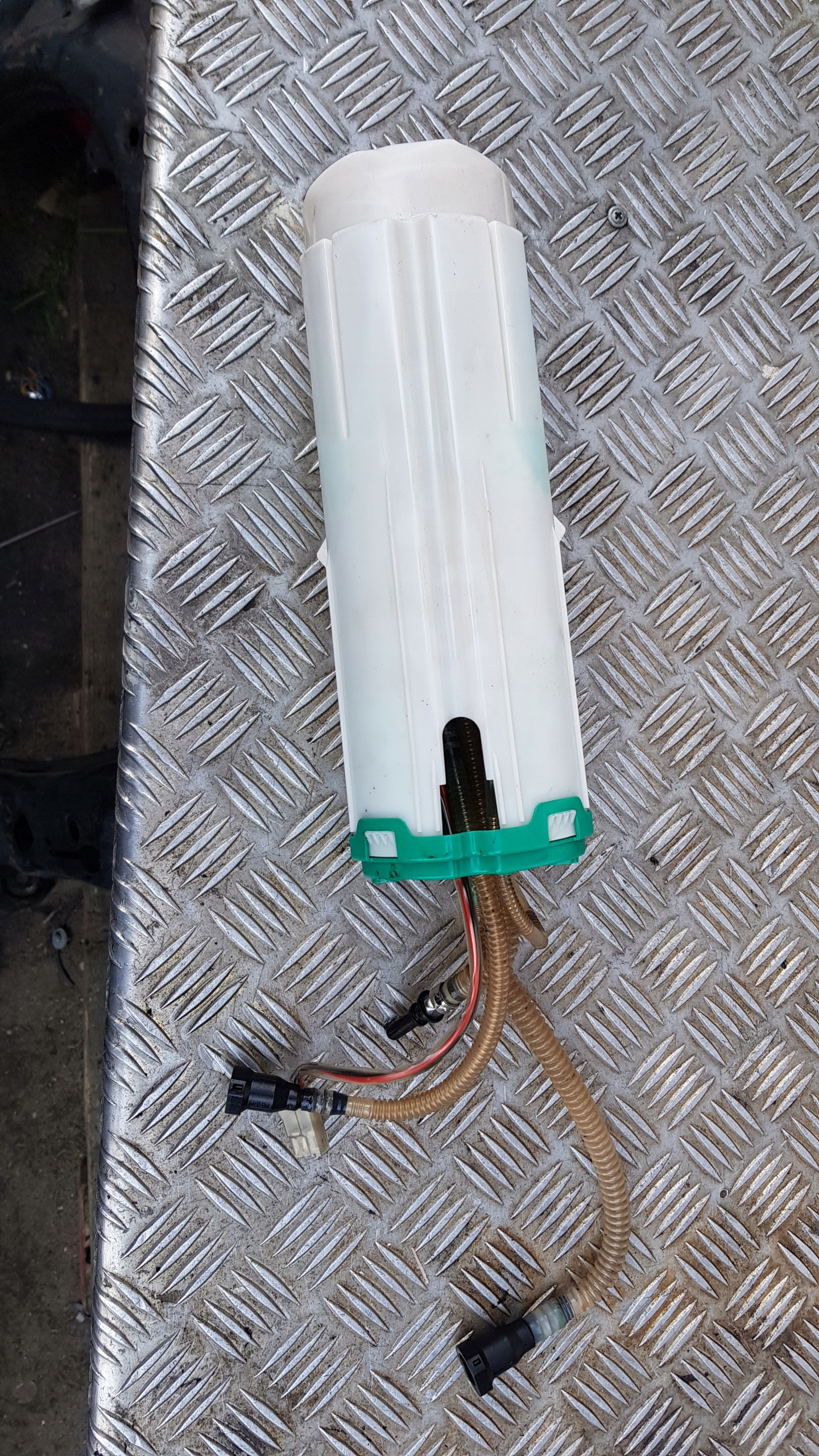 AUDI A8 D3 3.0 TDI feed pump 3D0919088D