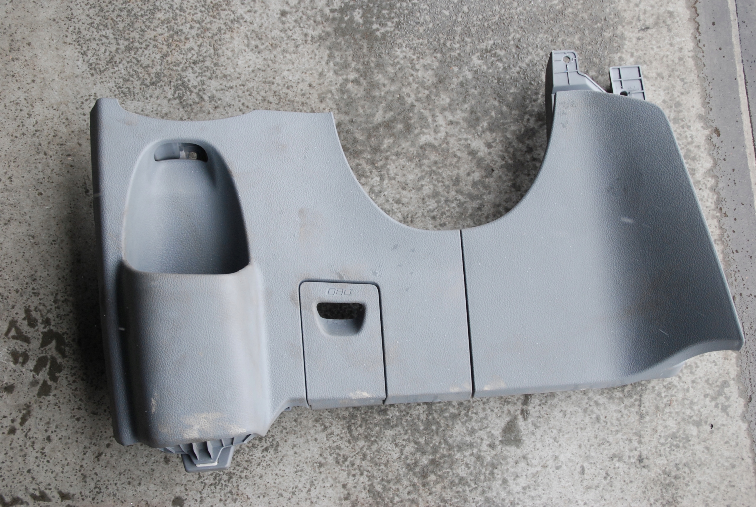 BK21V044L02 - Ford Transit Custom OBD консольный корпус