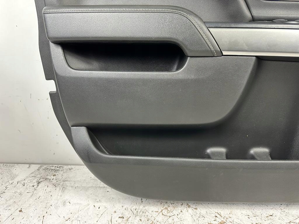 SILVERADO SIERRA 14-19 дверные карты карта дверная LH