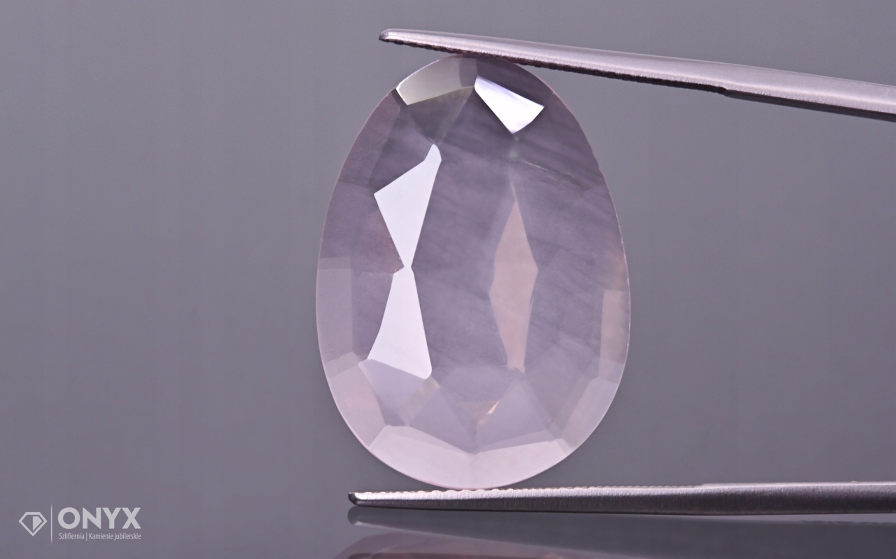 Růženín zkosený nepravidelný 25x18 mm