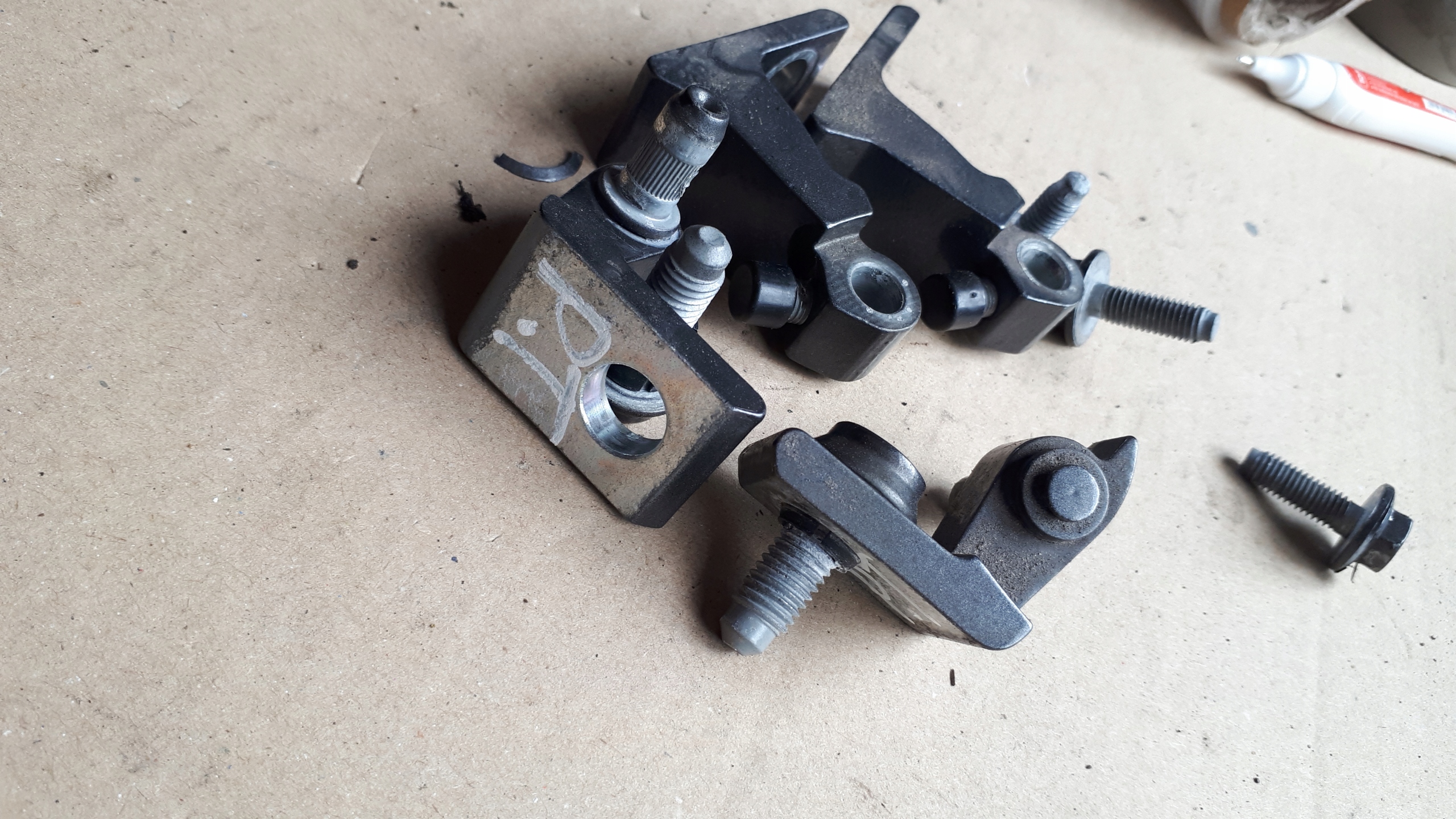 S4 B8 LIFT A4 hinge hinges right rear part rear. LX7R