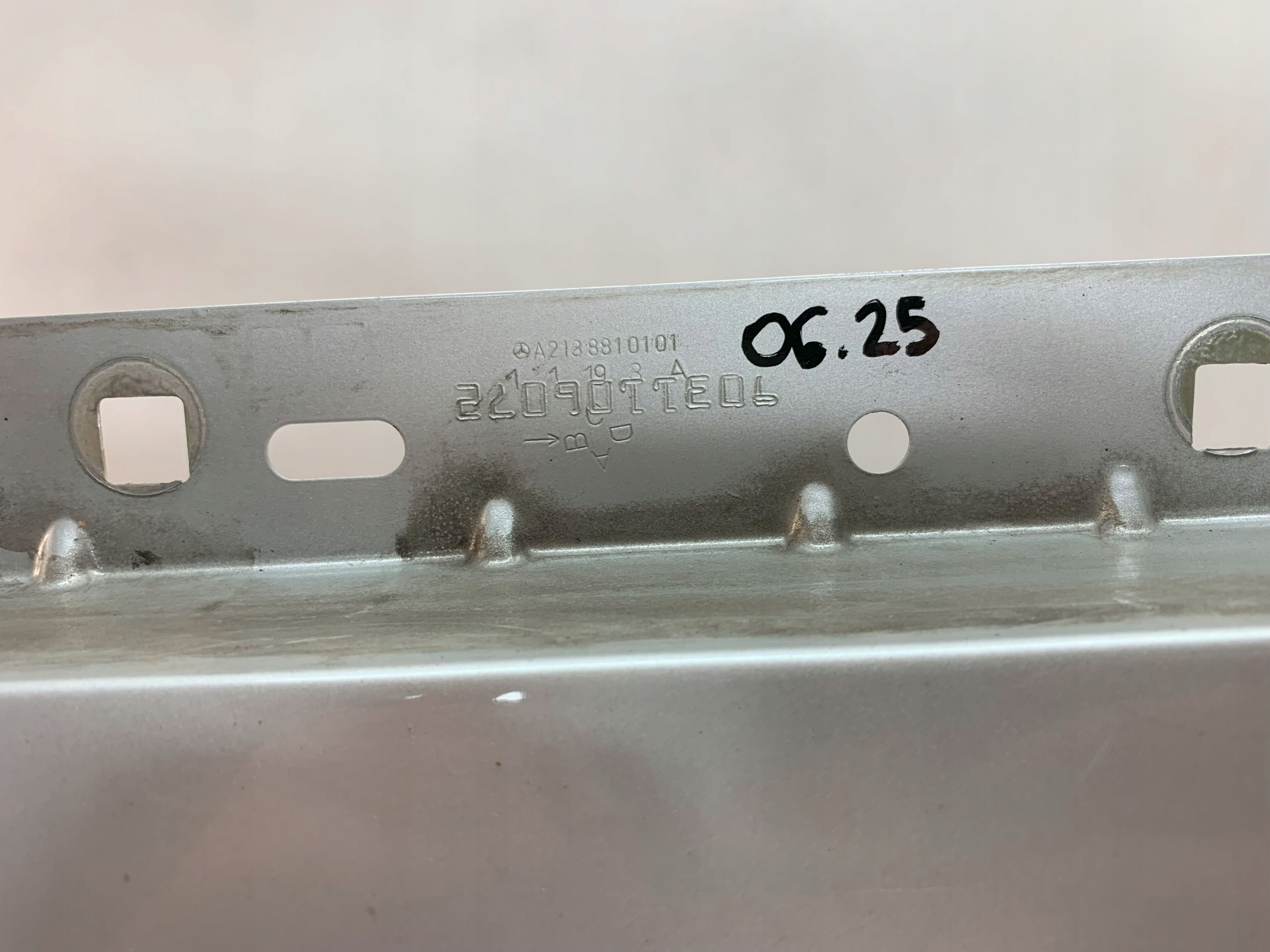 parafango sinistra Mercedes E-Klasa 16-22r A2138810101 06.25
