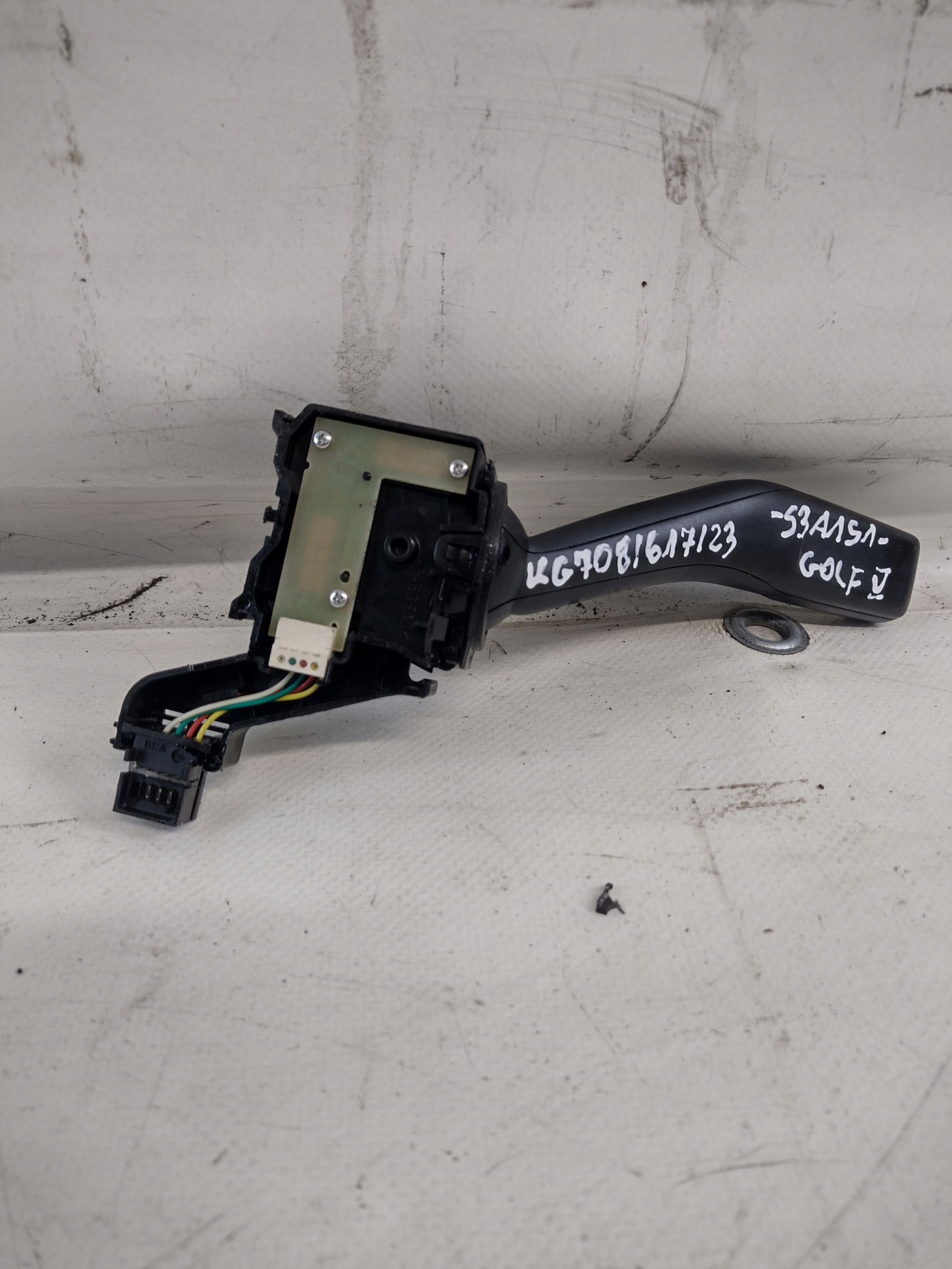 Bouton Indicateurs de direction OE 1K0953513 VOLKSWAGEN GOLF V 1.6B 06r.