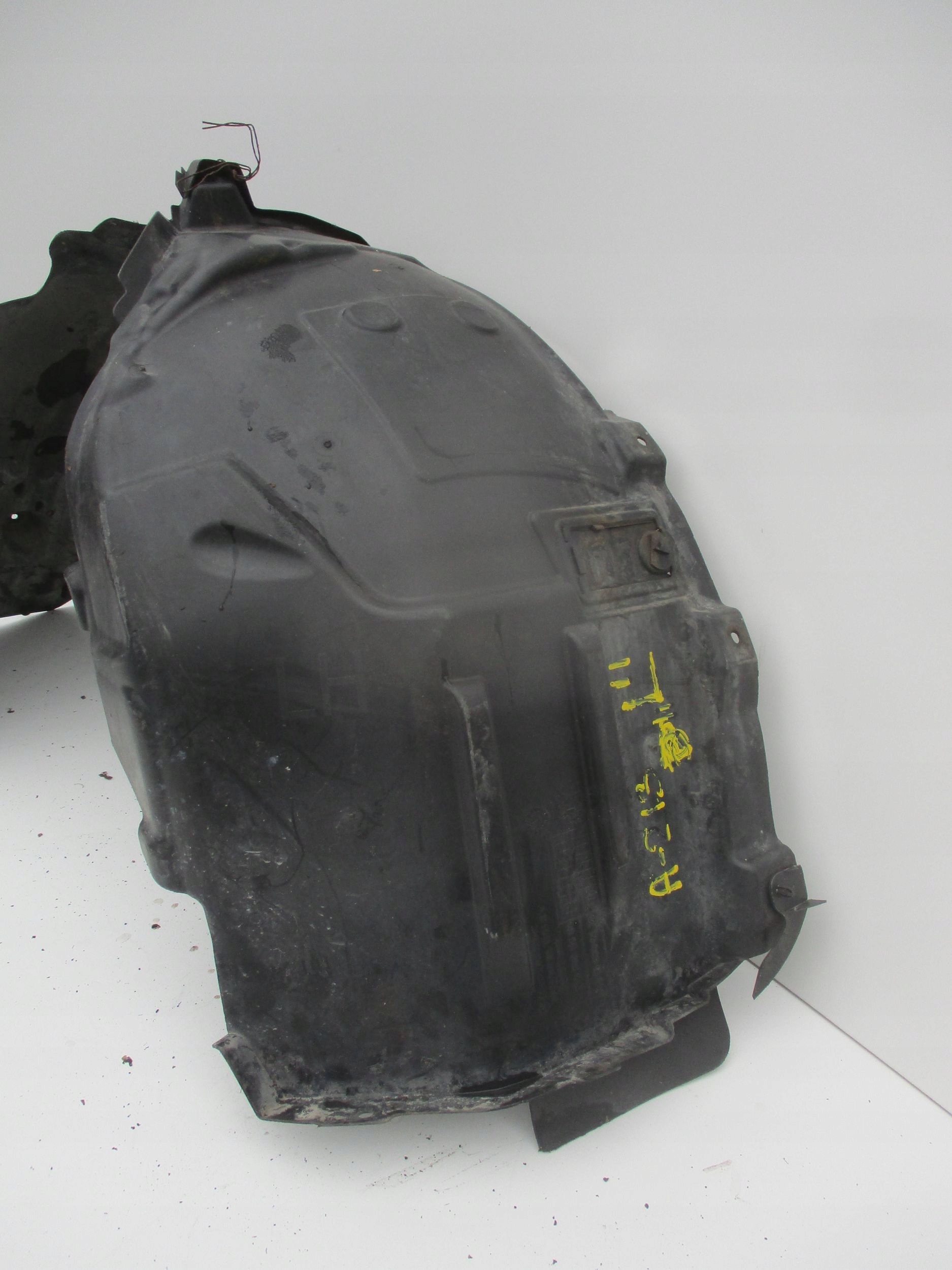 mudguard front front right MERCEDES E KLASA W213 A136900530