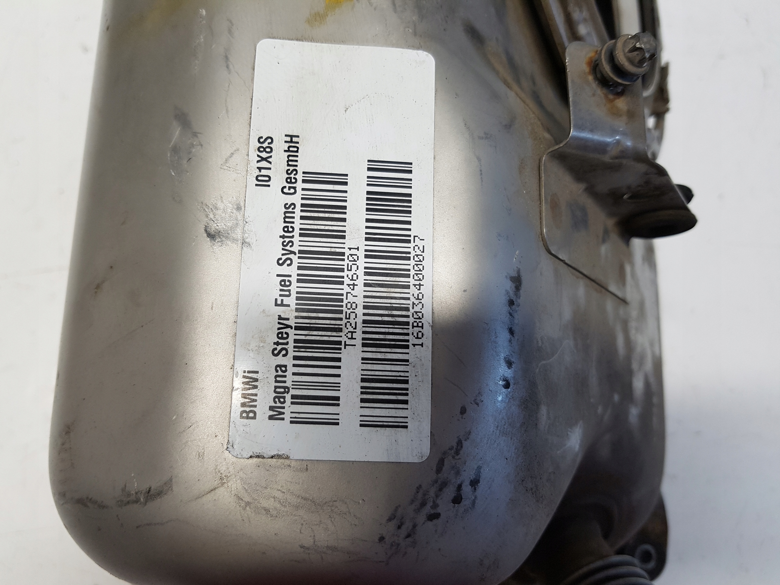 BMW I3 i01 tank 241318