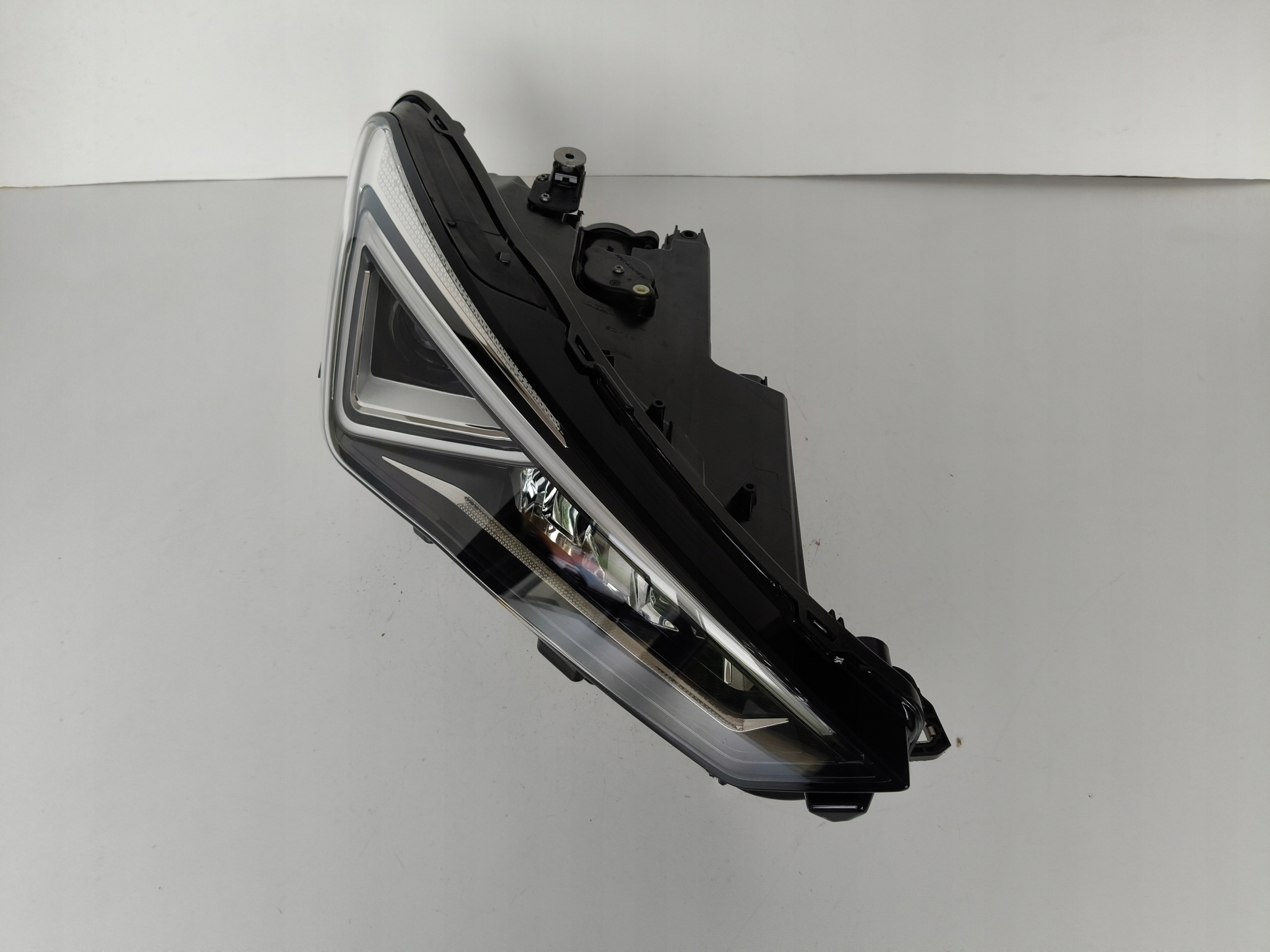 light right REFLEKTOR SEAT TARRACO 5FJ 18- FULL LED