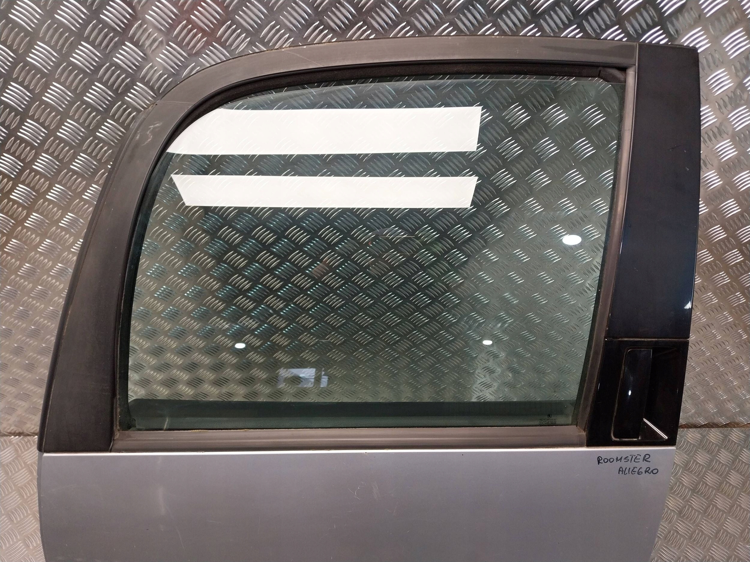 Tür heck links SKODA ROOMSTER 06