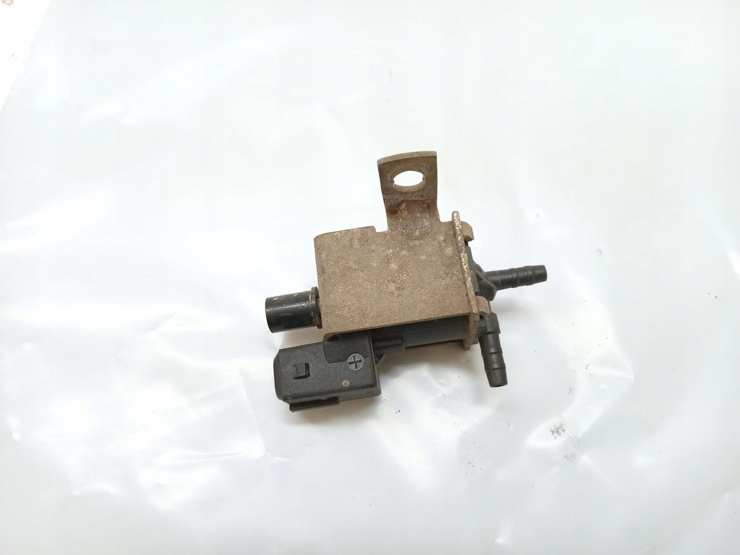 ZAWÓR PODCIŚNIENIA VW TRANSPORTER T4 2.4 D Producent części VW