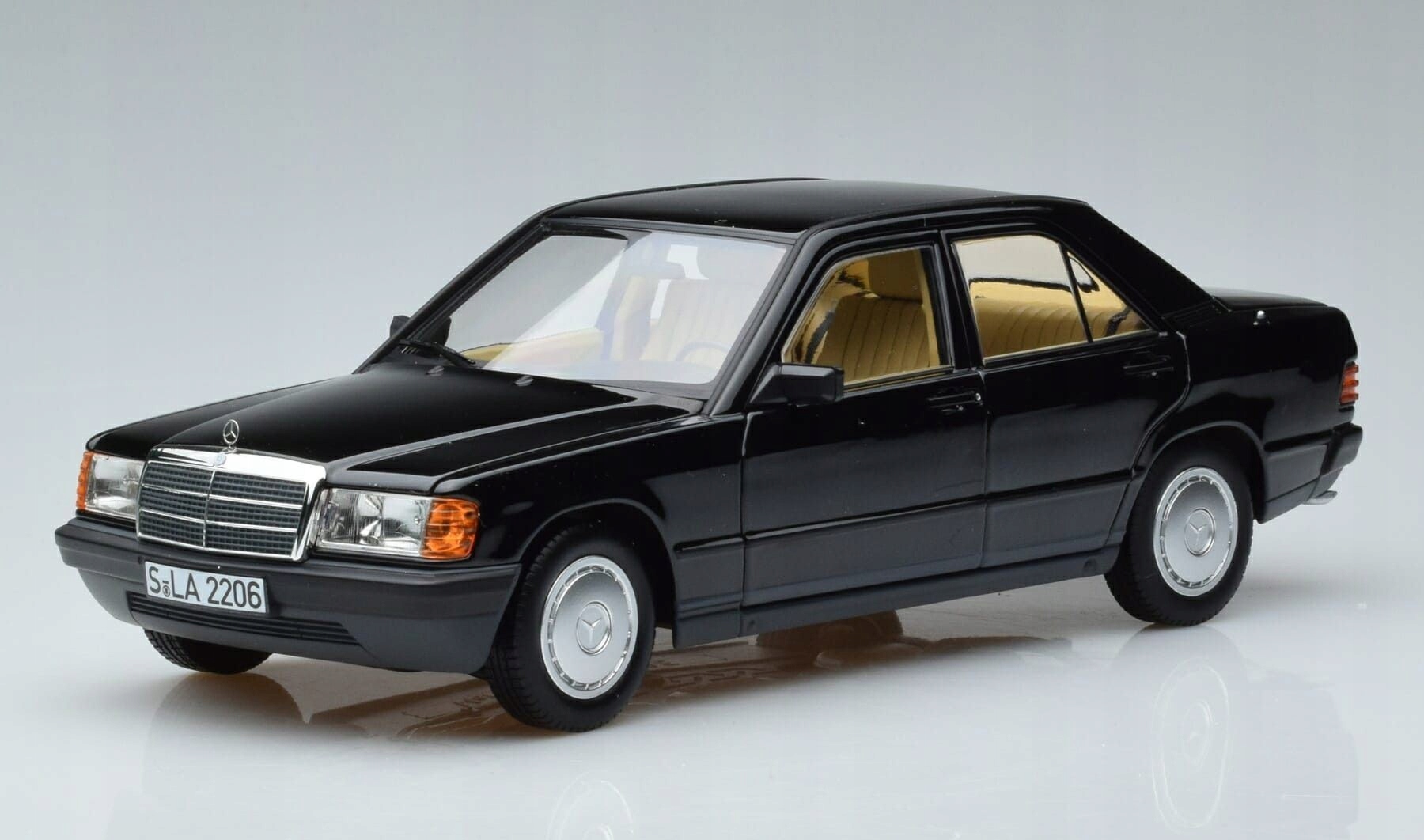 Mercedes-Benz 190E 190 E W201 1984 Norev 1:18 Czarny Model Samochodu 183823