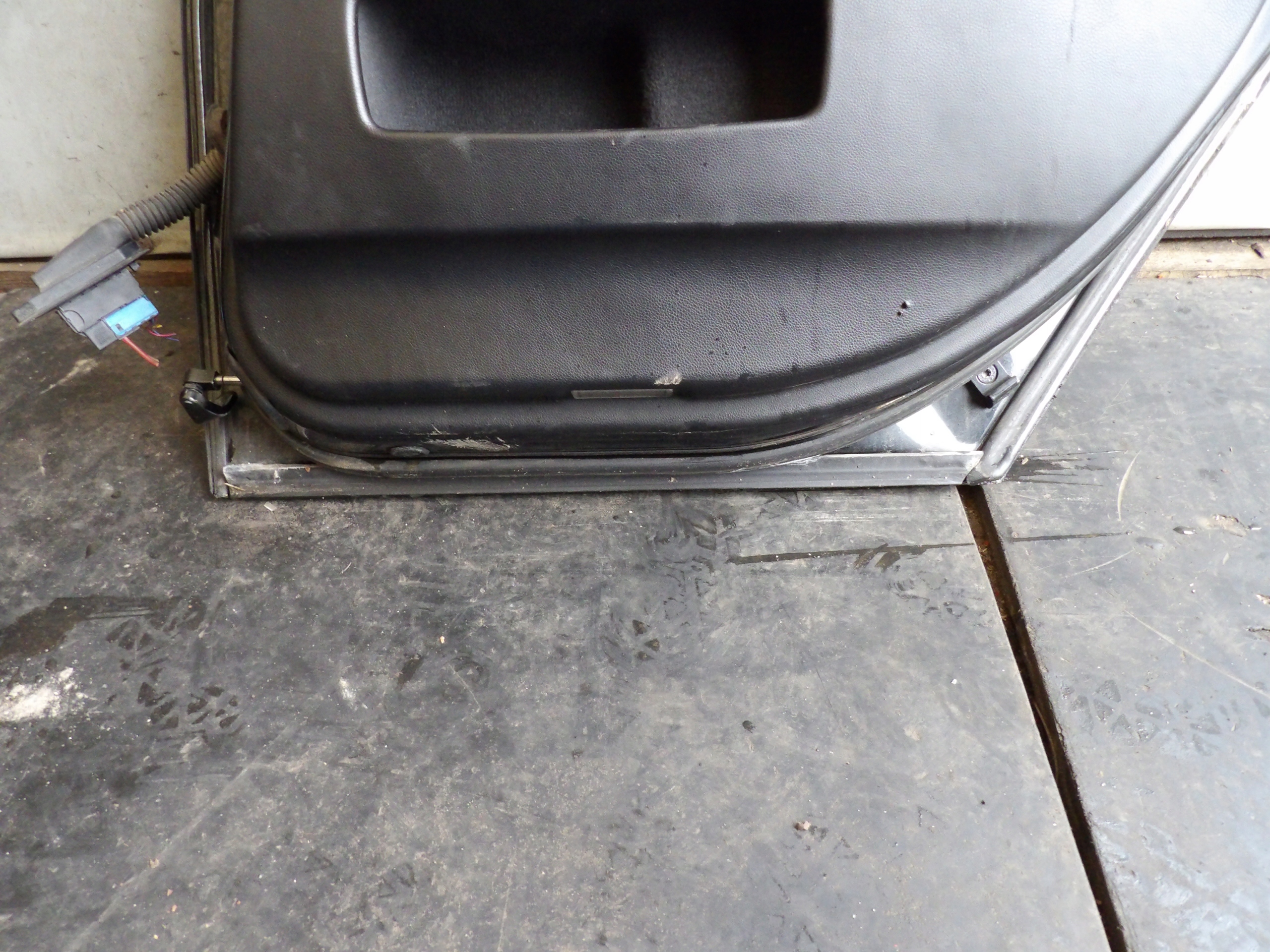 BMW E65 door rear. right sedan lak. 475/9