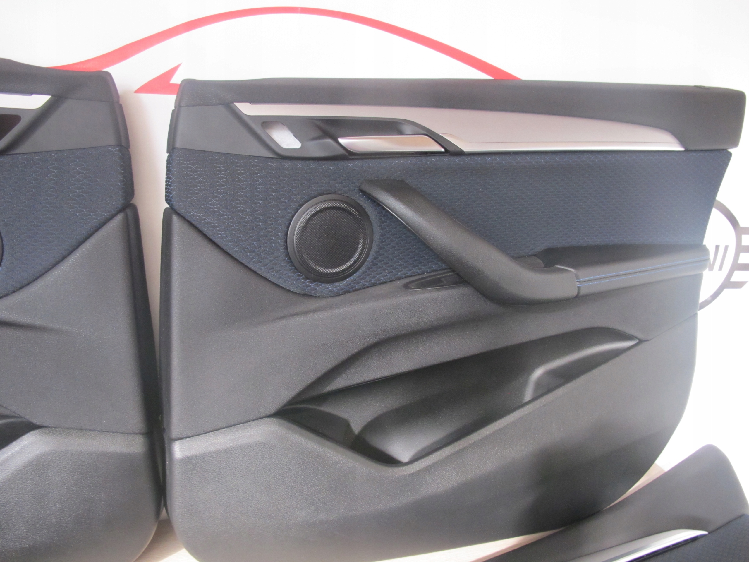 дверные карты BMW F39 X2 led.