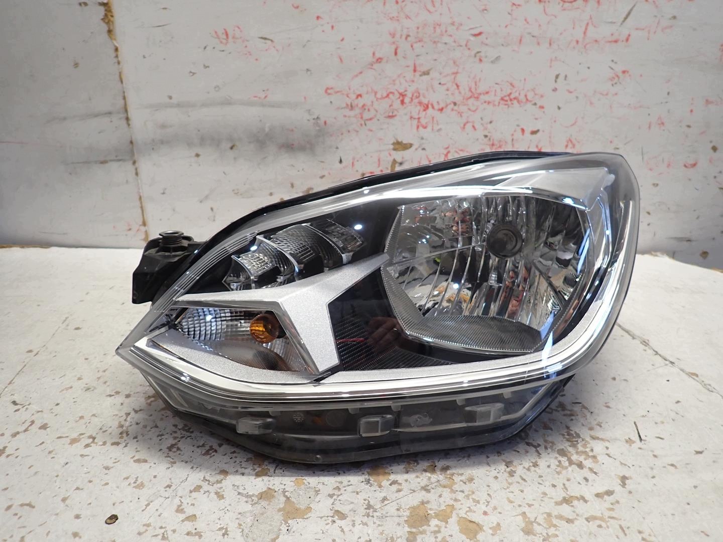 light front front left VW UP LIFT 2016- LED 1S1941015AA