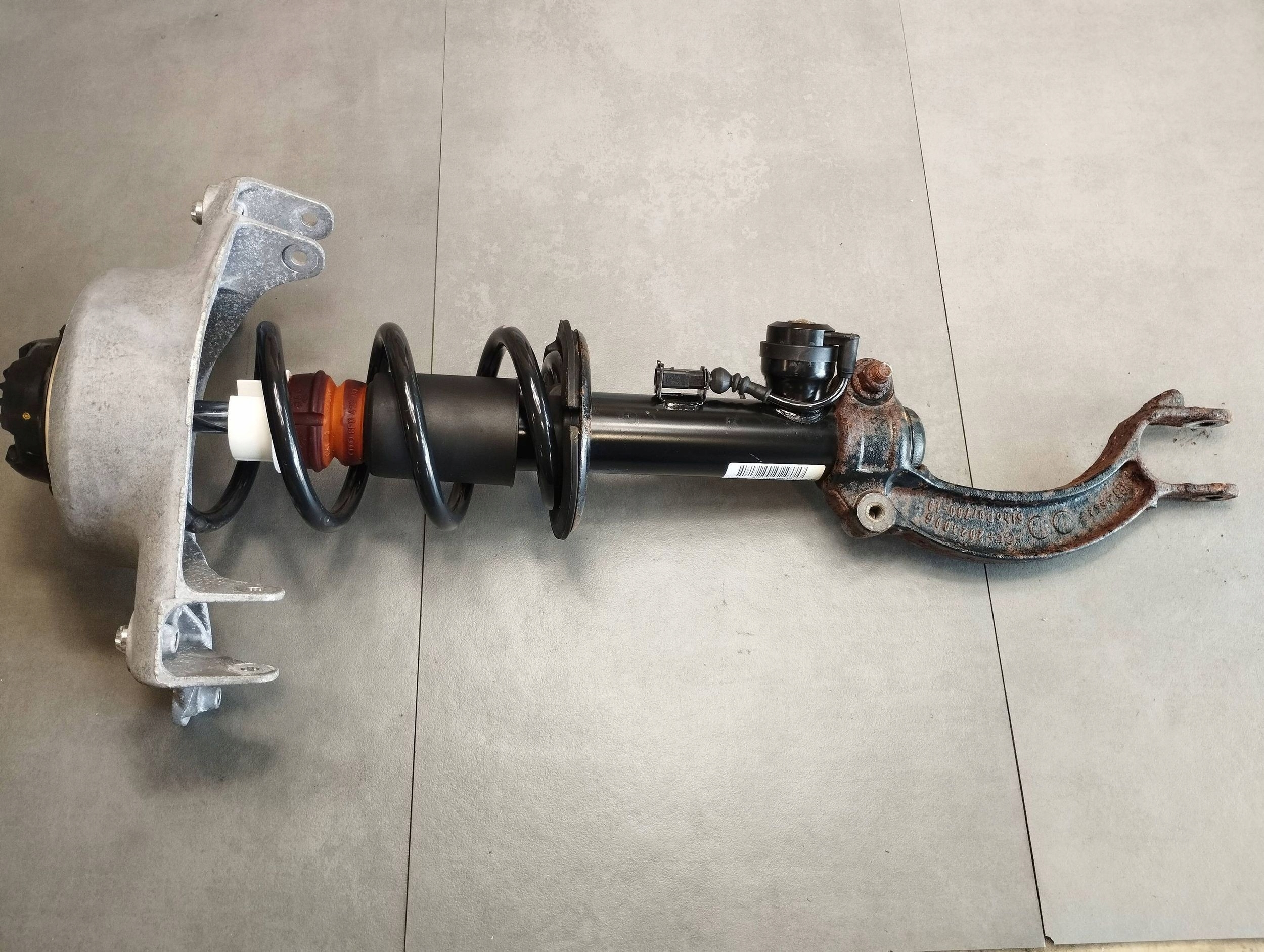Audi A5 8T shock absorber right front 8F0413030B