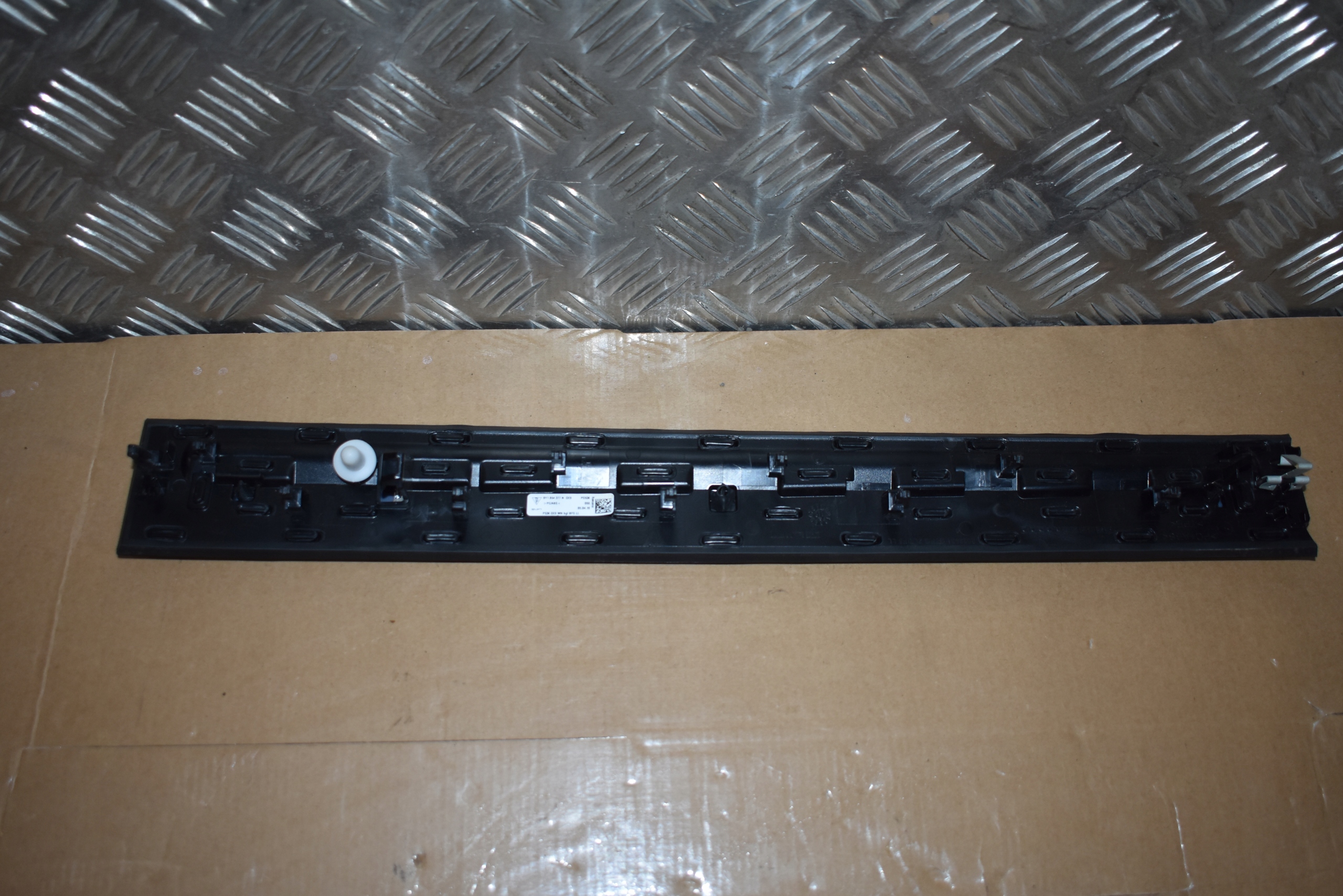 IDEALNA Moulage Console PORSCHE CAYENNE 9Y 1
