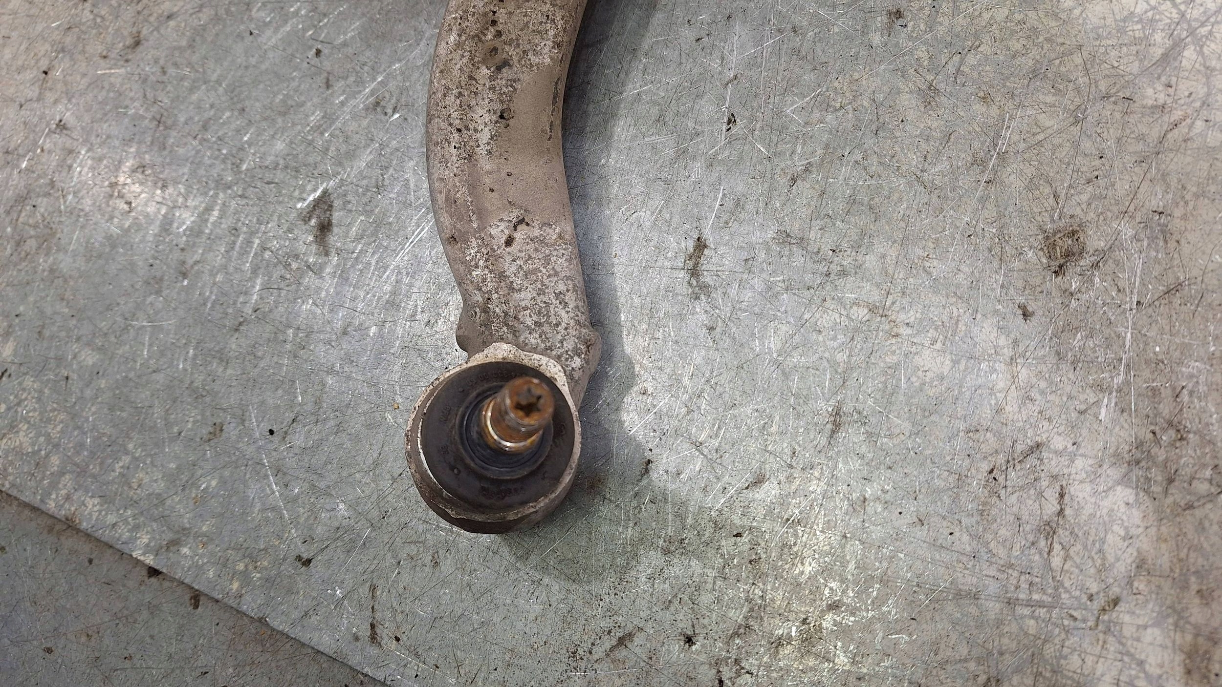 arm left front 20425L MERCEDES W204