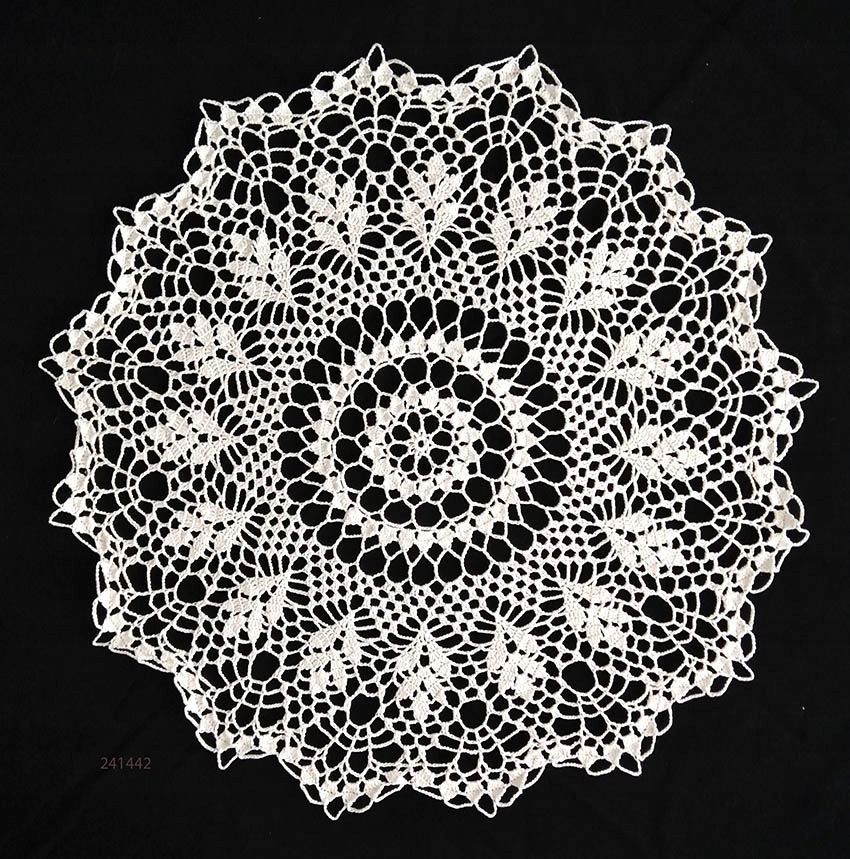 Ubrousek háček, krajka