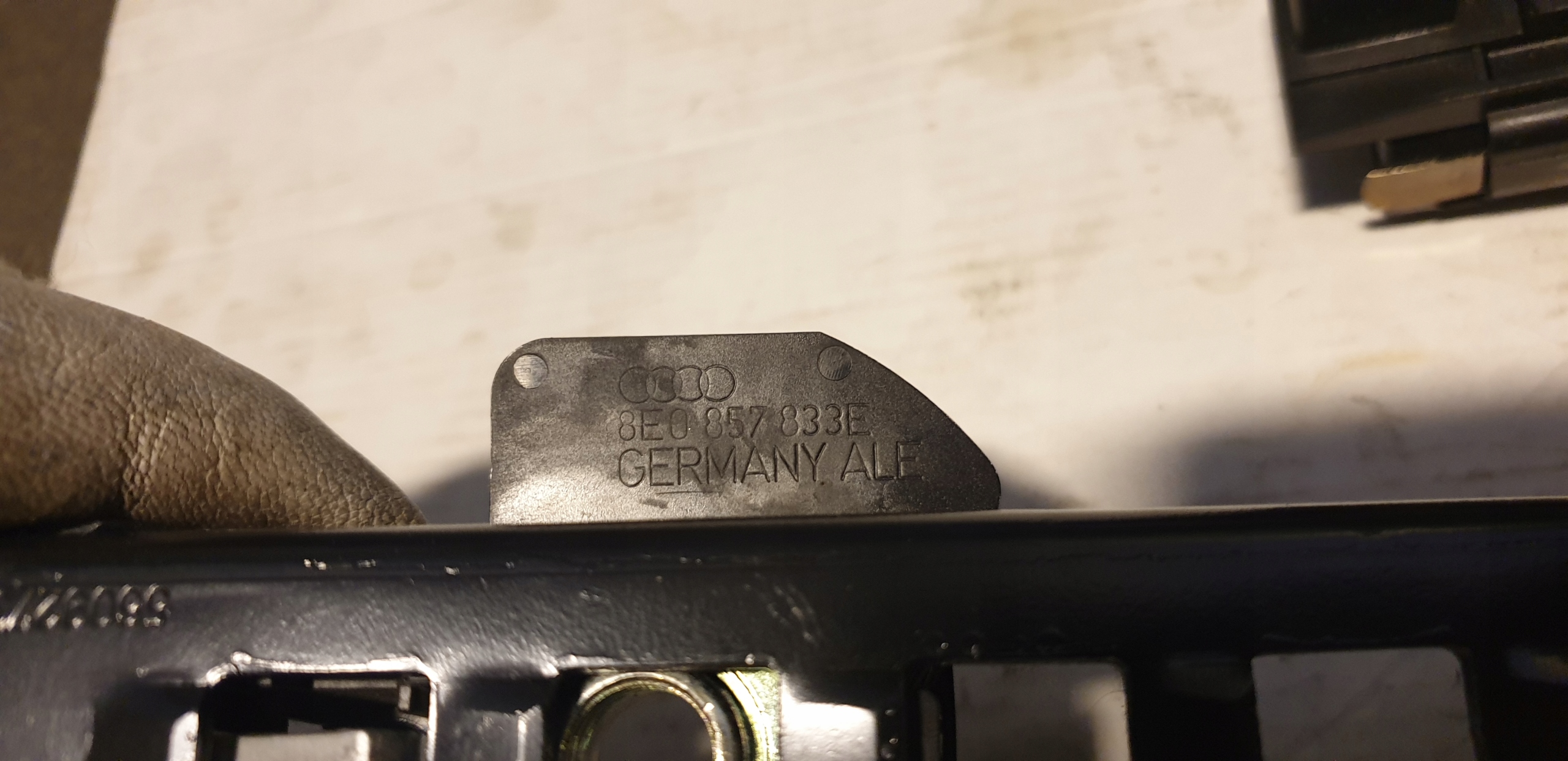 holder supports SEAT EXEO A6 A4 2005- 8E0857833E