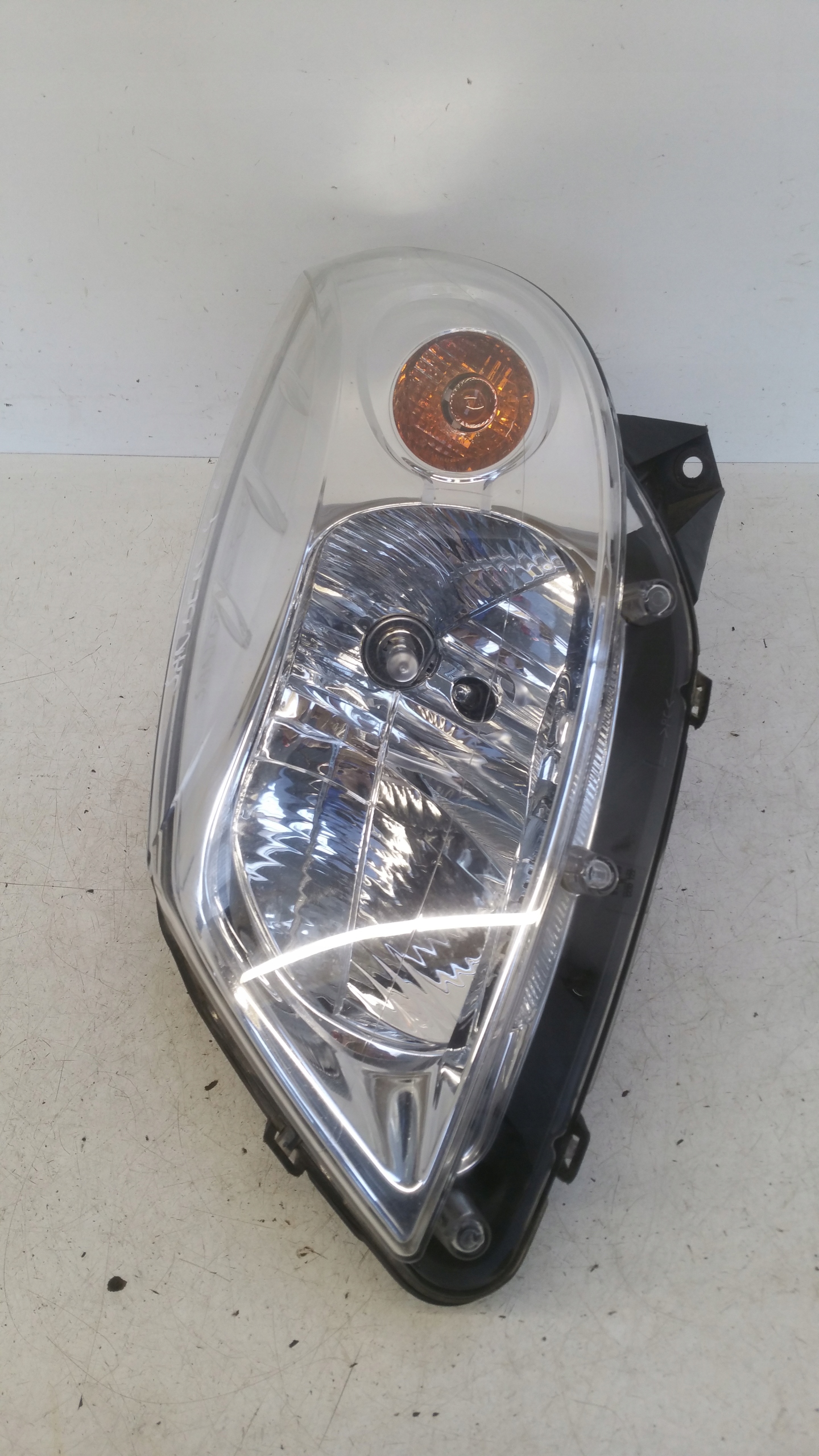 light left front 8200733878 Dacia Sandero