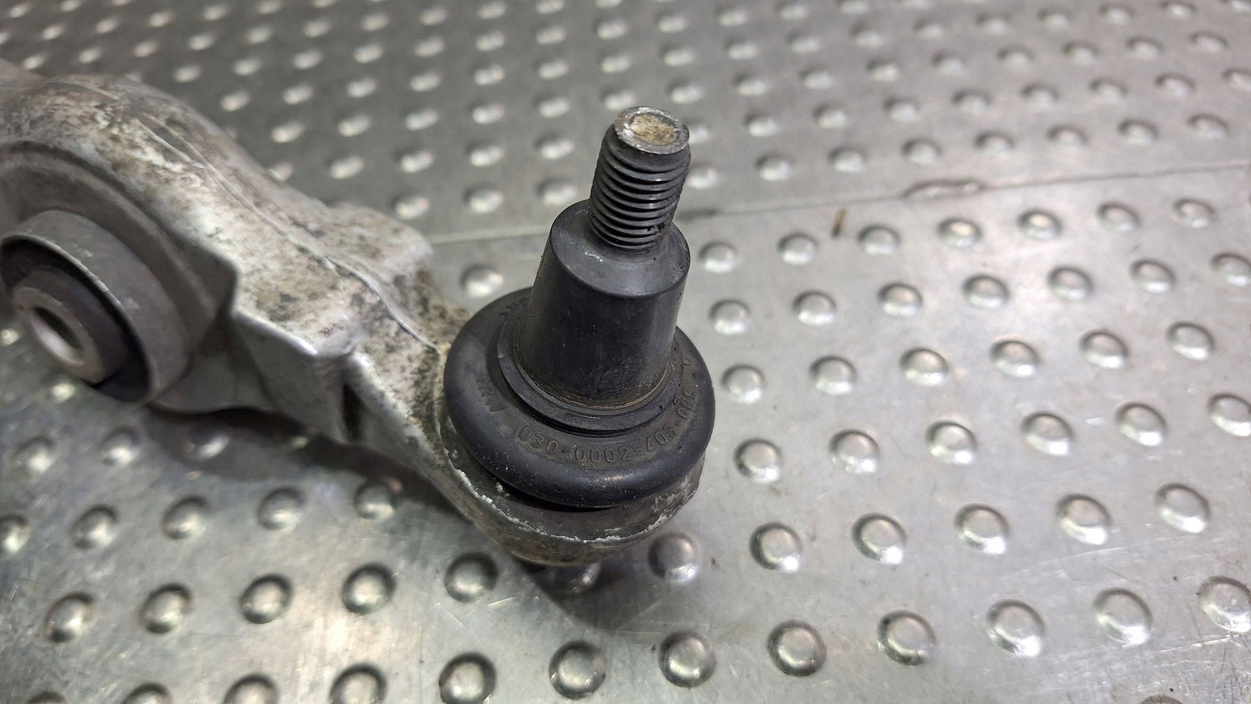 arm right front lower PROSTY AUDI A4 B5 A6 C5 A8 D2 PASSAT B5 SUPERB and