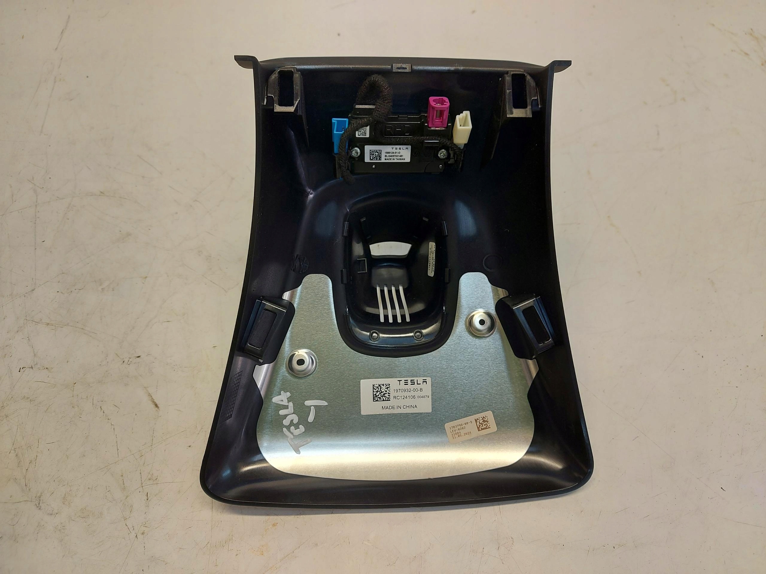 TESLA MODEL Y 2024r KAMERA cabs 1588124-01-O