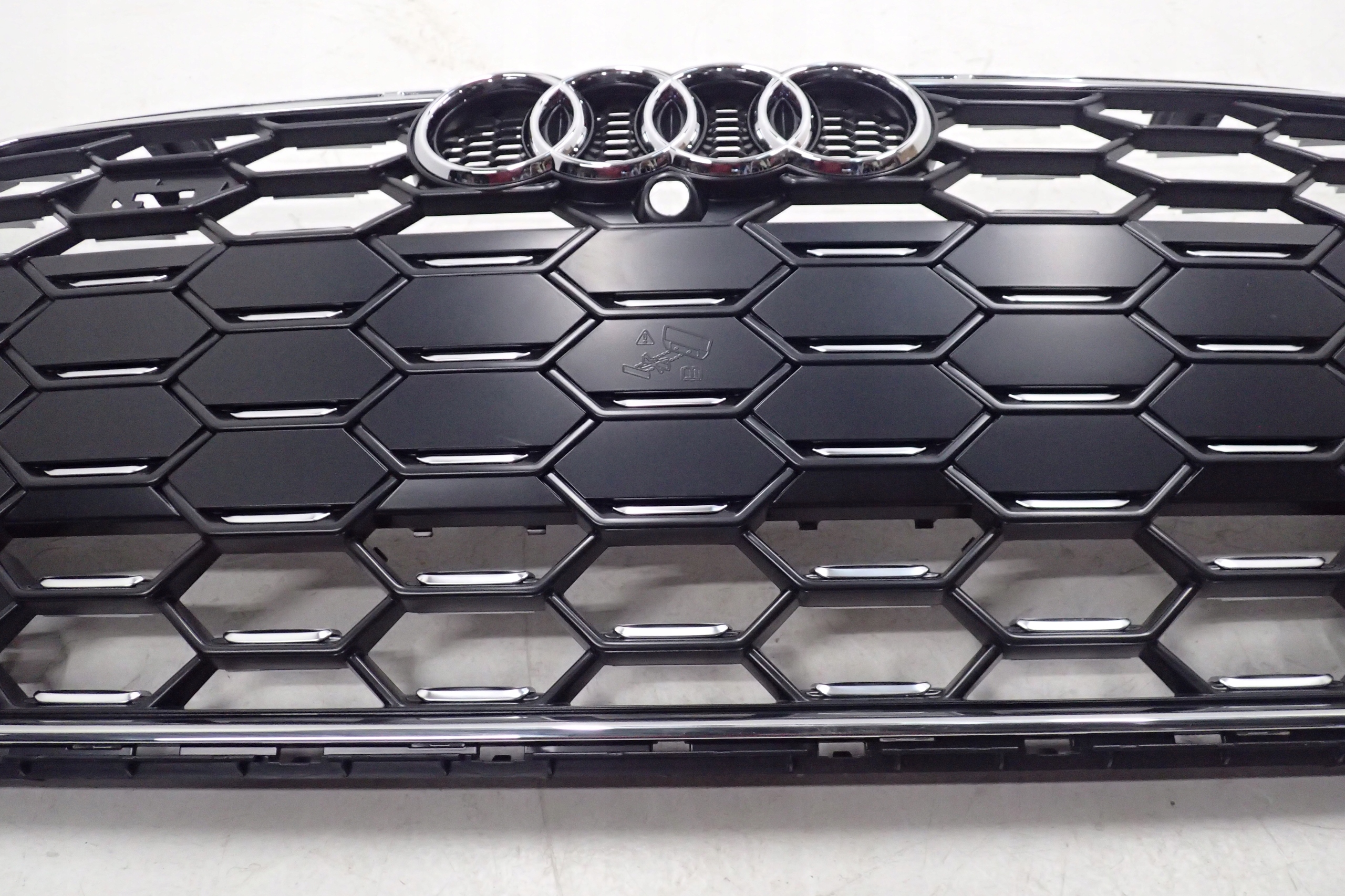 AUDI A5 8W6 S5 LIFT GRILL ATRAPA CHŁODNICY Typ samochodu Samochody osobowe