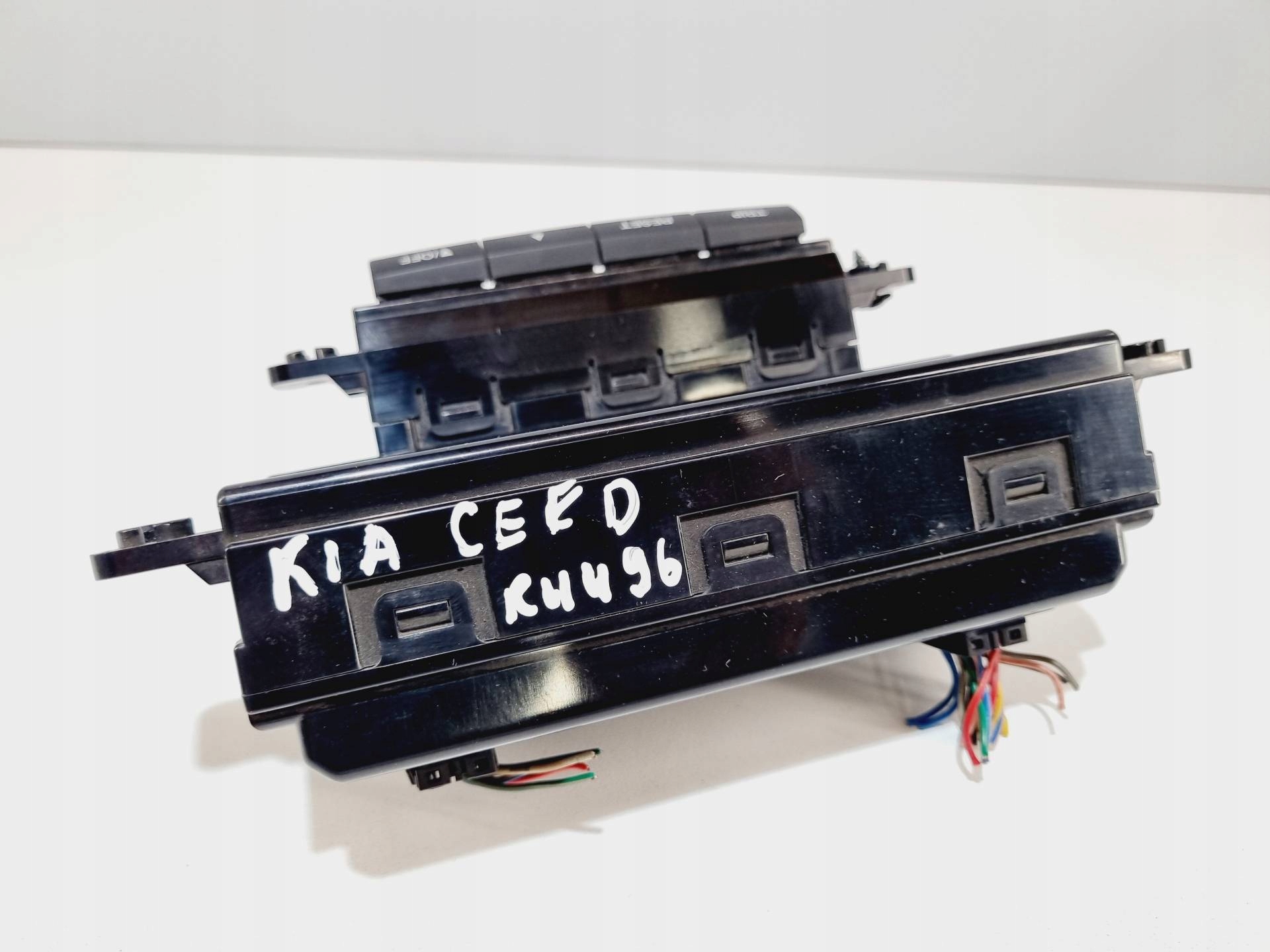 display Kia Ceed ED 2008 95710-1H300