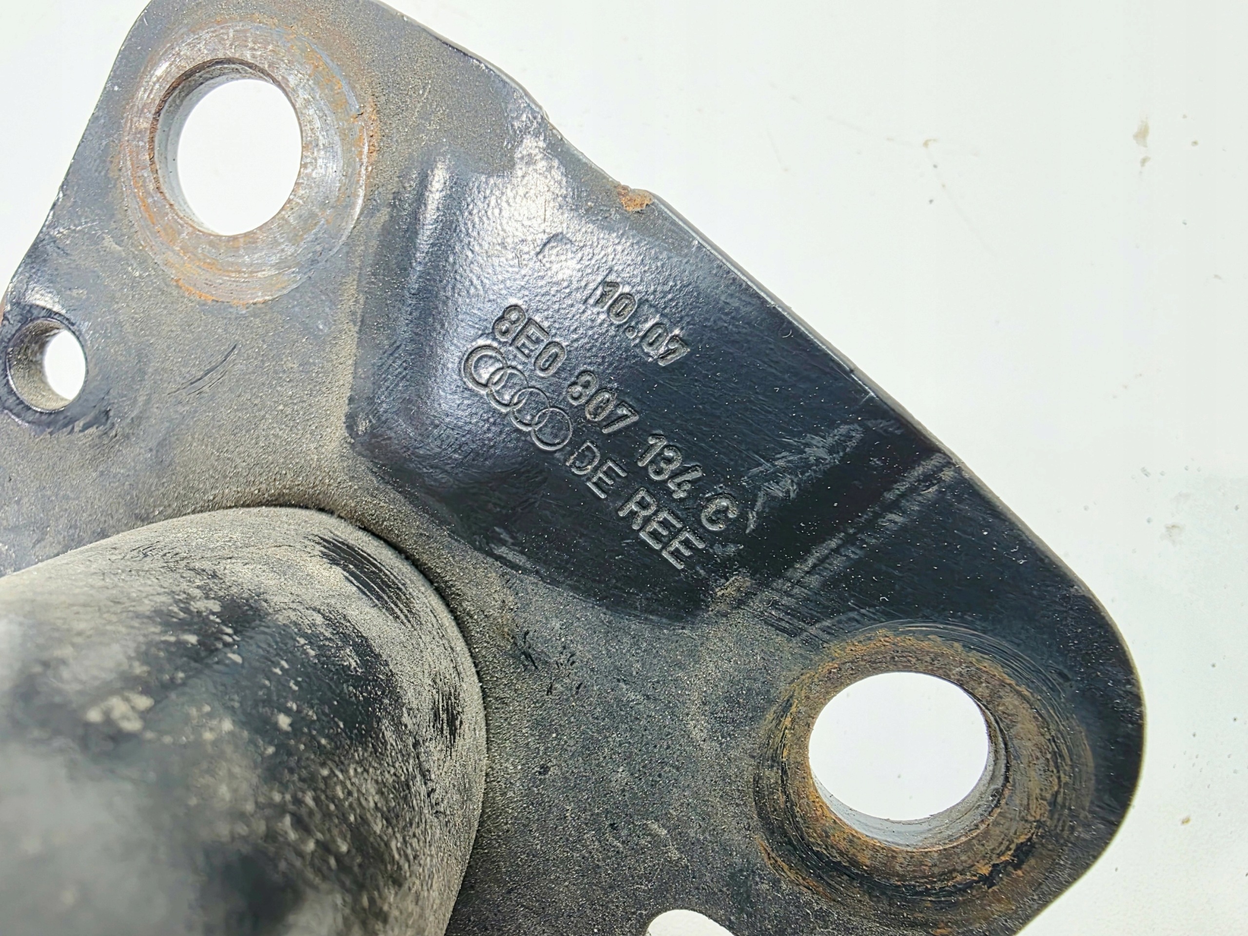 beam tips right AUDI A4 B7 8E0807134C