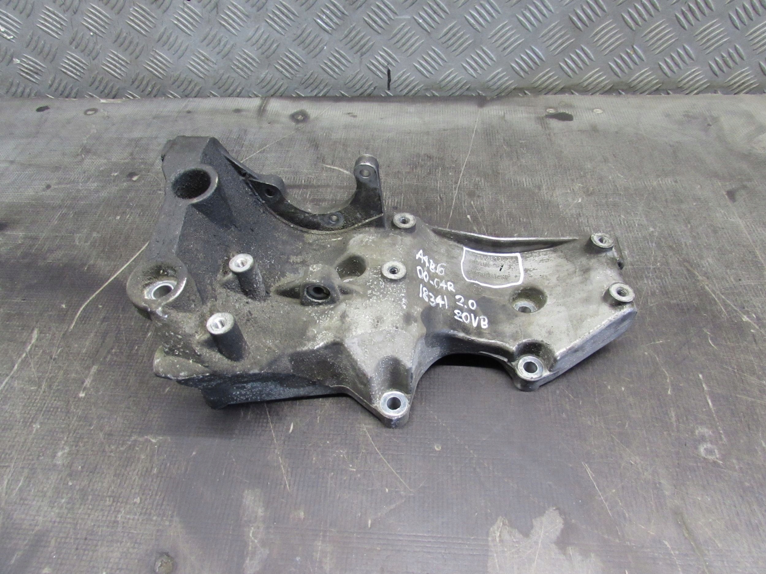 holder holder alternator audi a4 b6 2.0 b alt 00-05 06B903143L