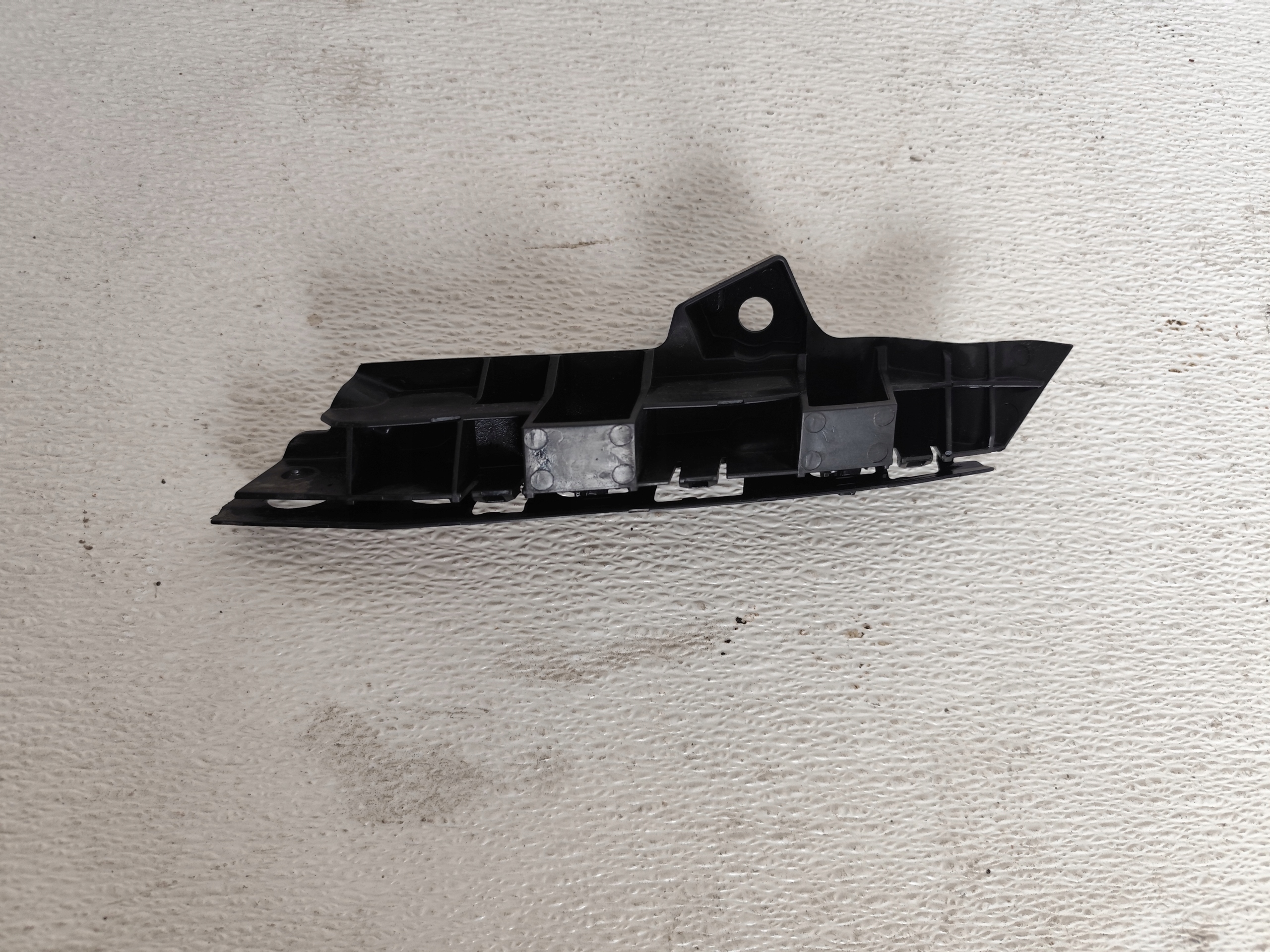 VOLKSWAGEN CADDY V2K7 2022 bumper bracket left 2K7807183